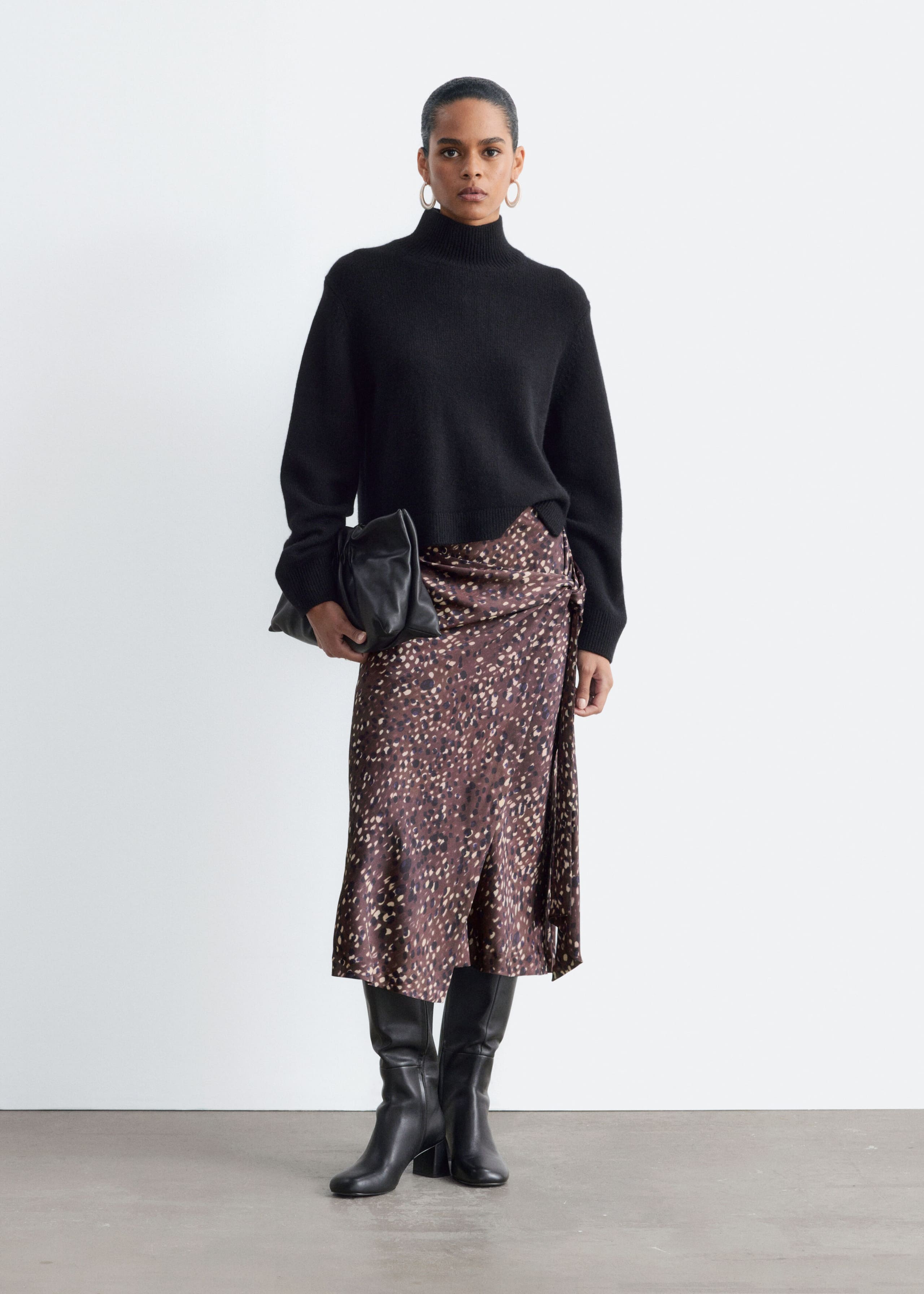 Wool-Cashmere Mock Neck Jumper - Black - Lookbook