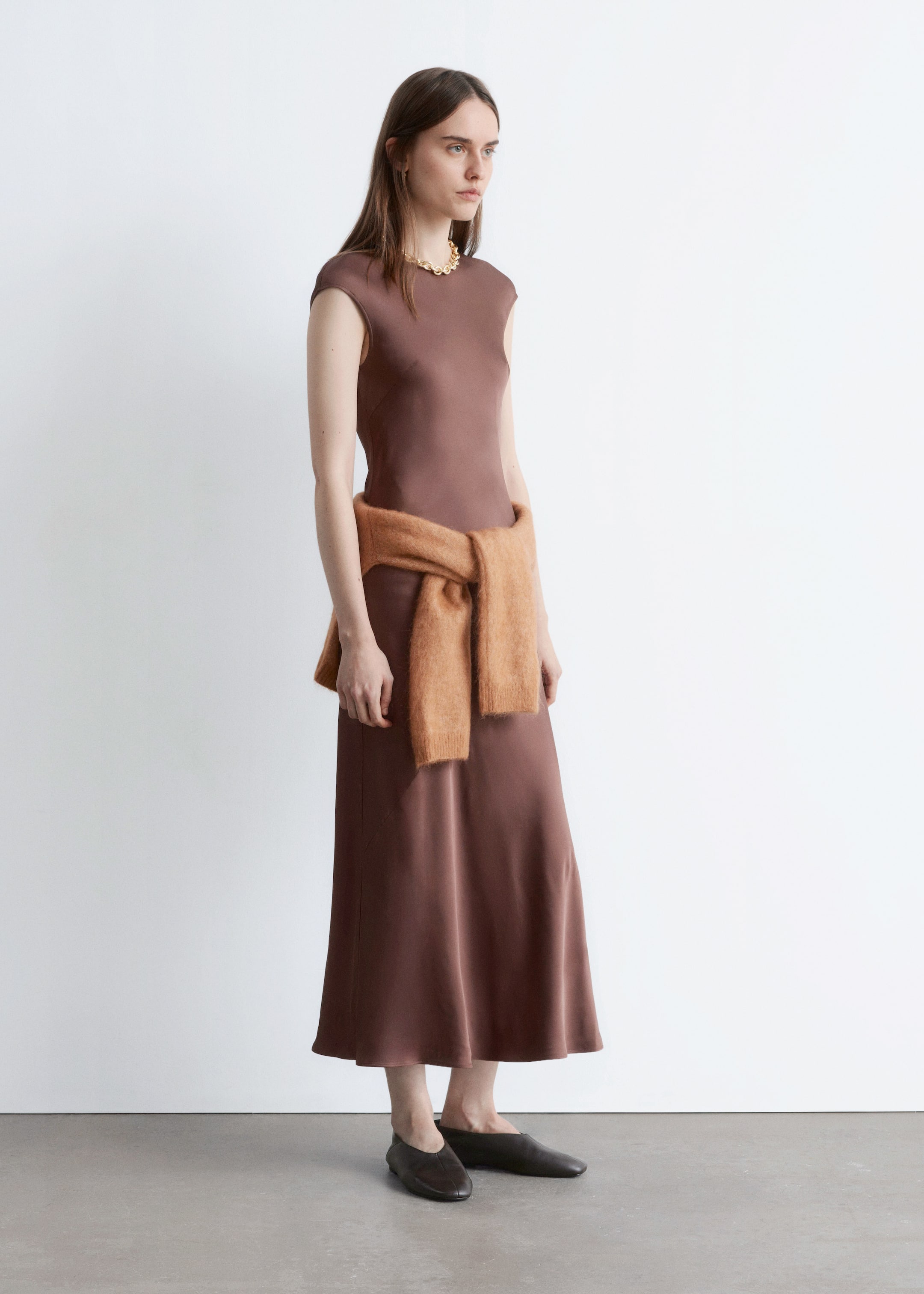 Преглед на по-голямо изображение: Вталена сатенена макси рокля - Кафяво - ЖЕНИ | H&M BG 4