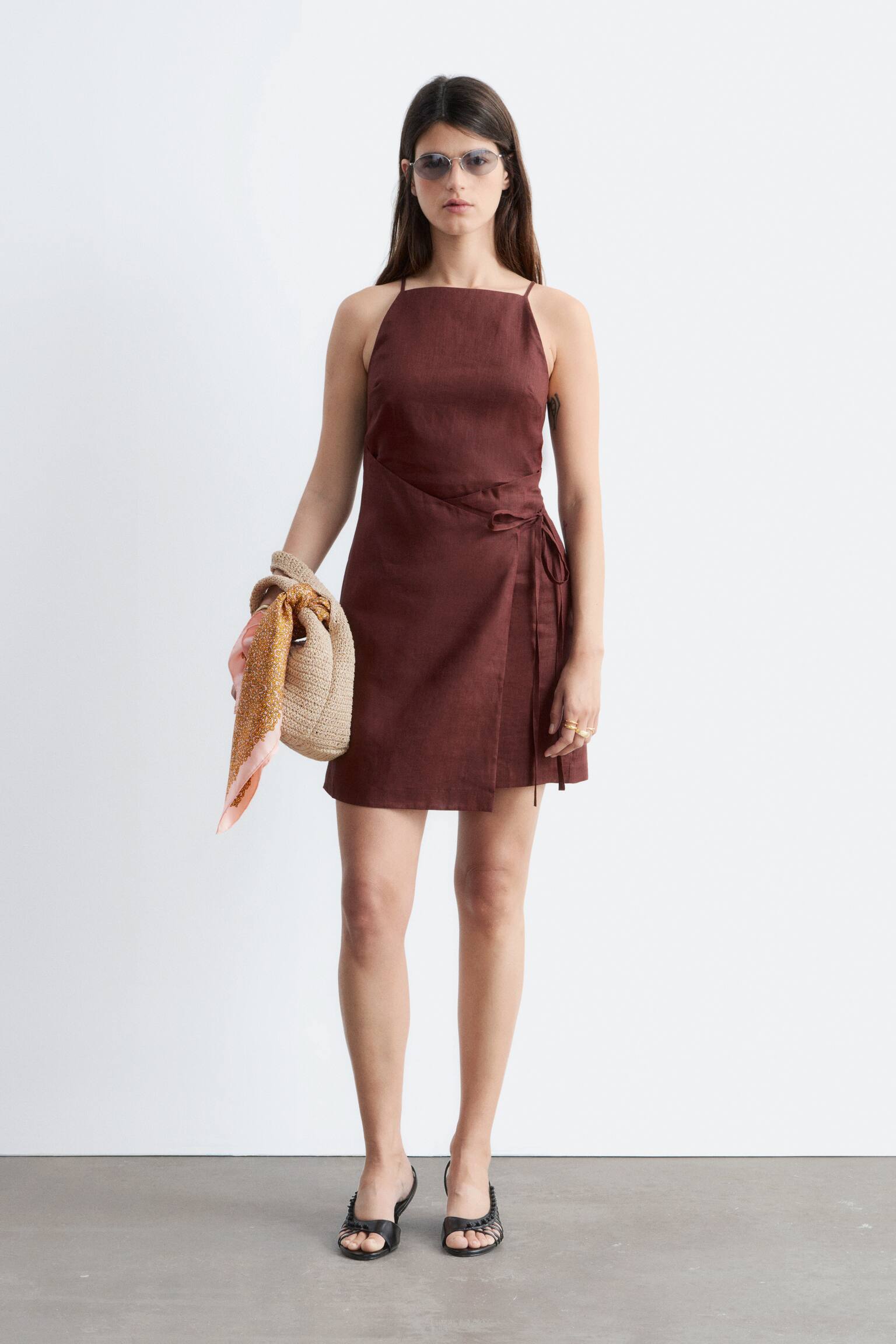 Lniana sukienka mini - Ciemnobrązowy/Biały - 3