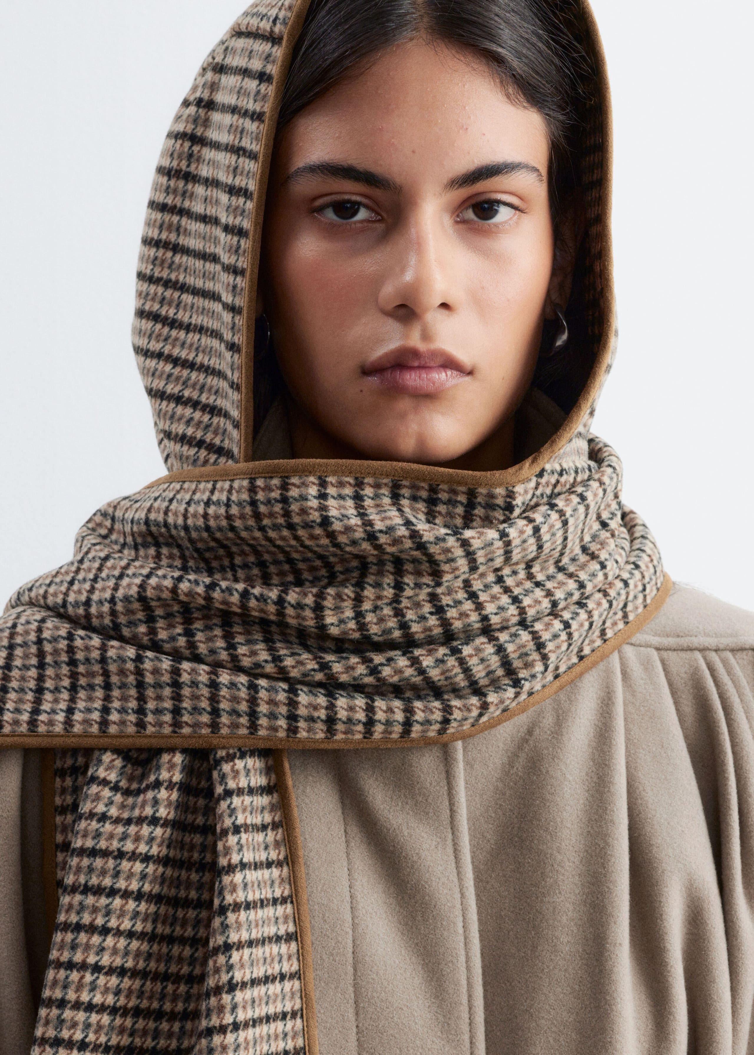 Tied Scarf Hood - Mole/Checked - Still Life