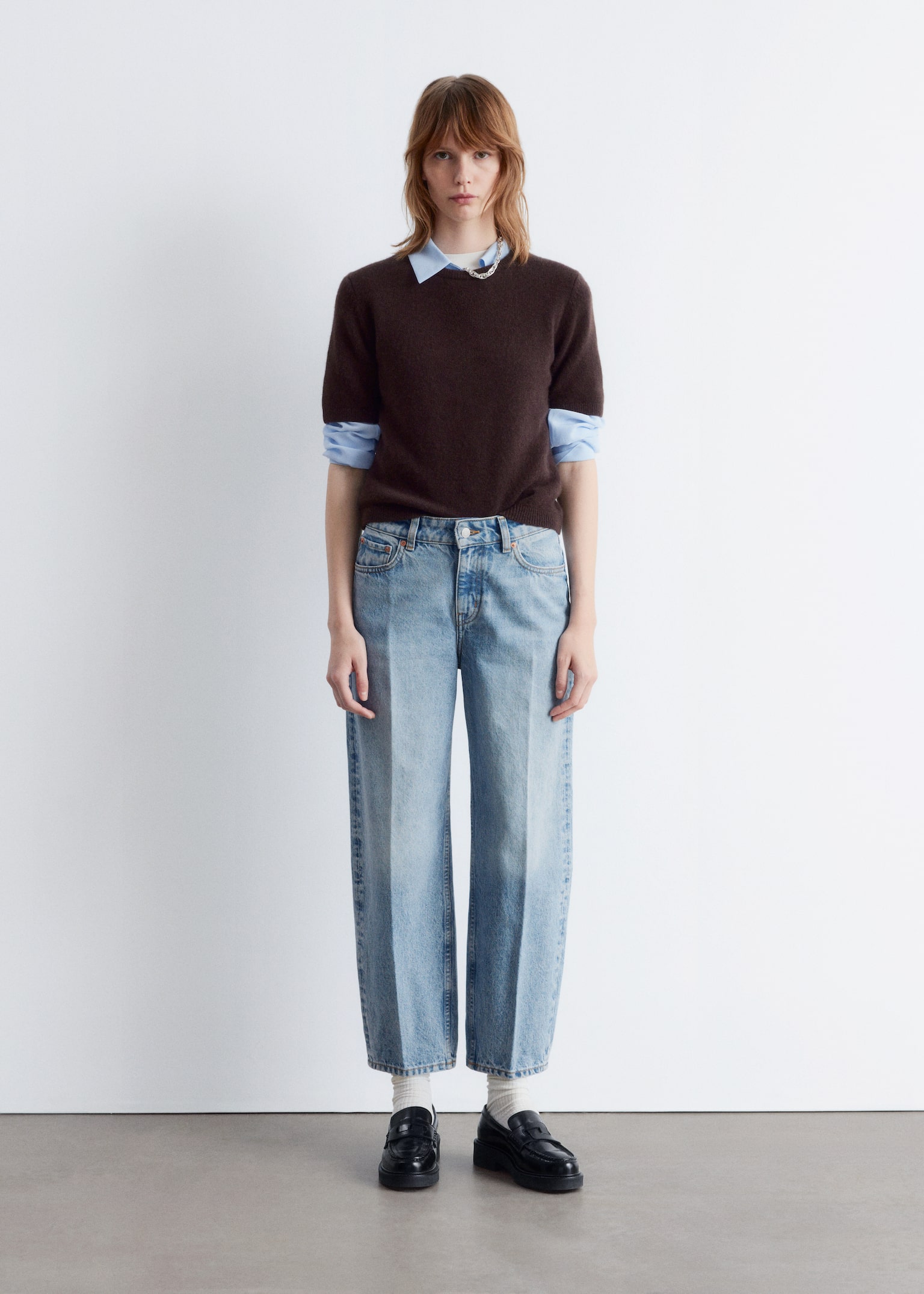 Schmal zulaufende Jeans - Hellblau/Schwarz/Mittelblau/Beige/Cremeweiß