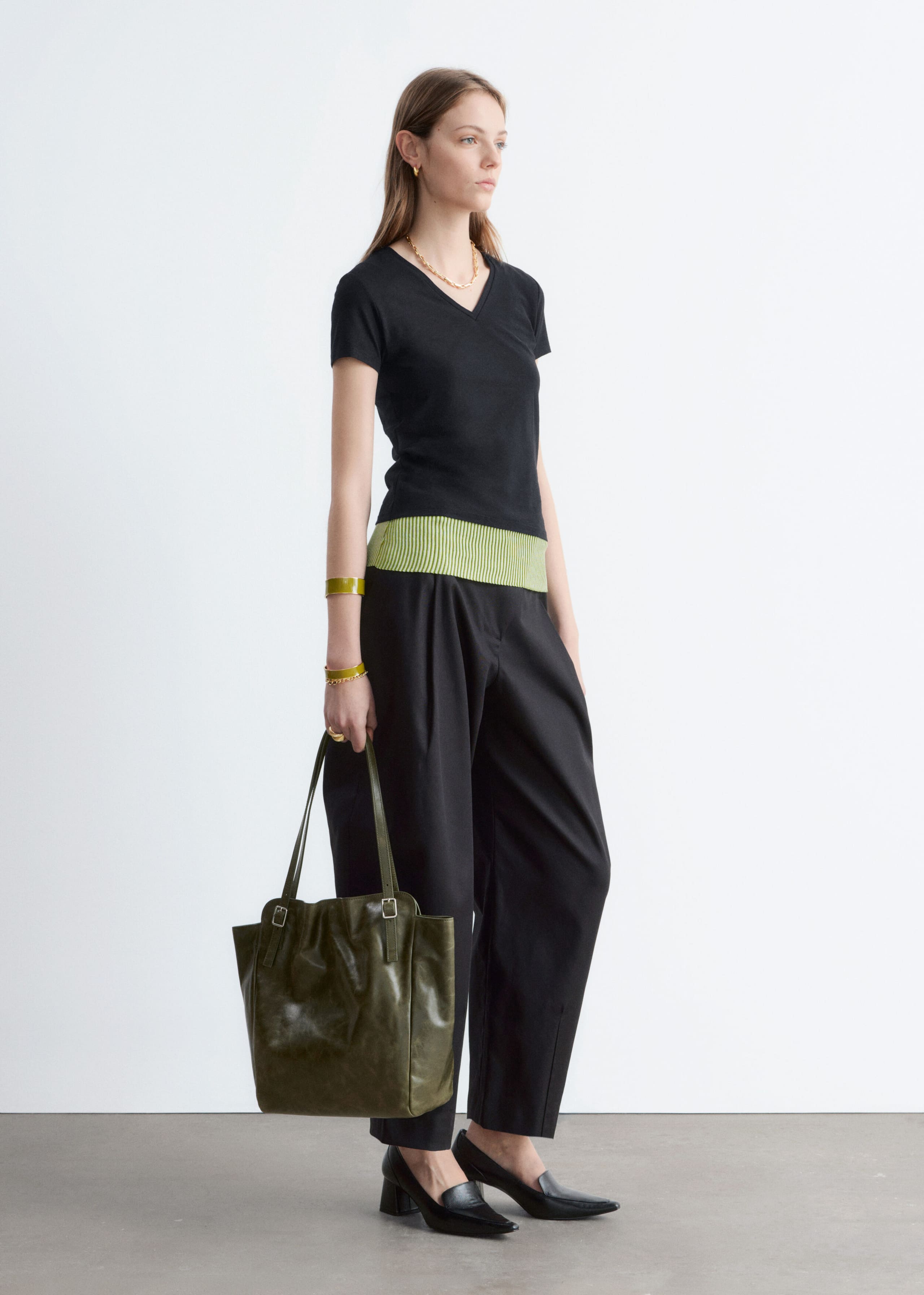 Image of V-ringad t-shirt i bomull