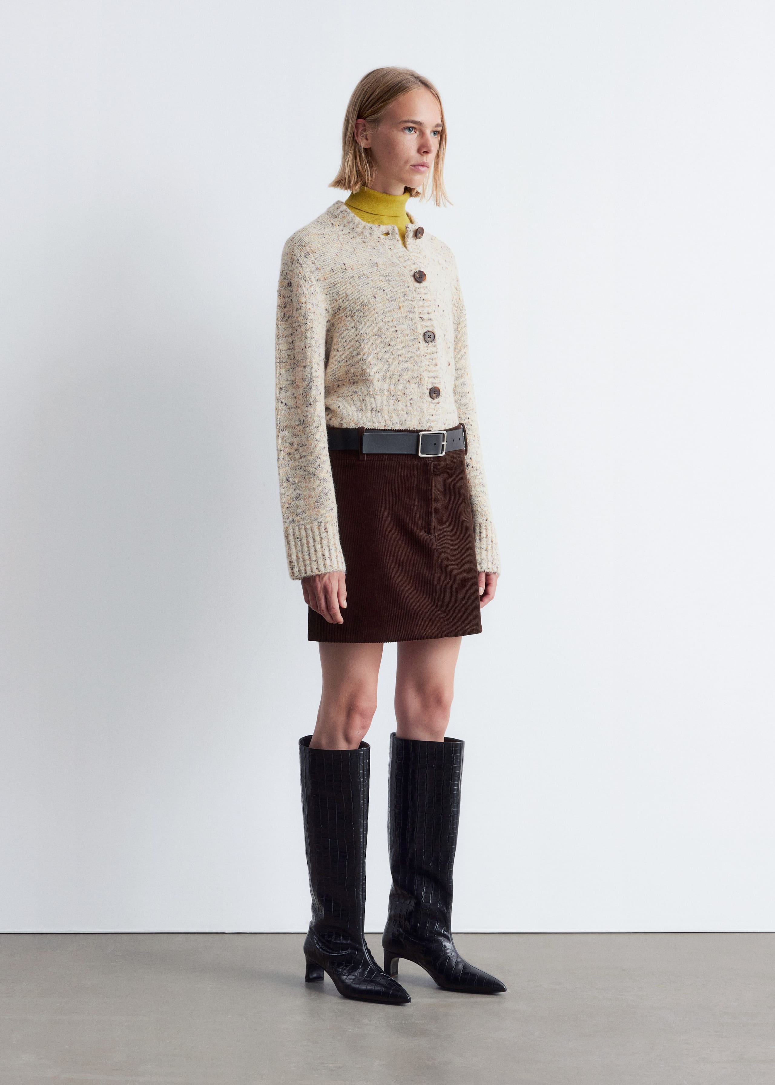 Image of Cardigan in maglia con bottoni