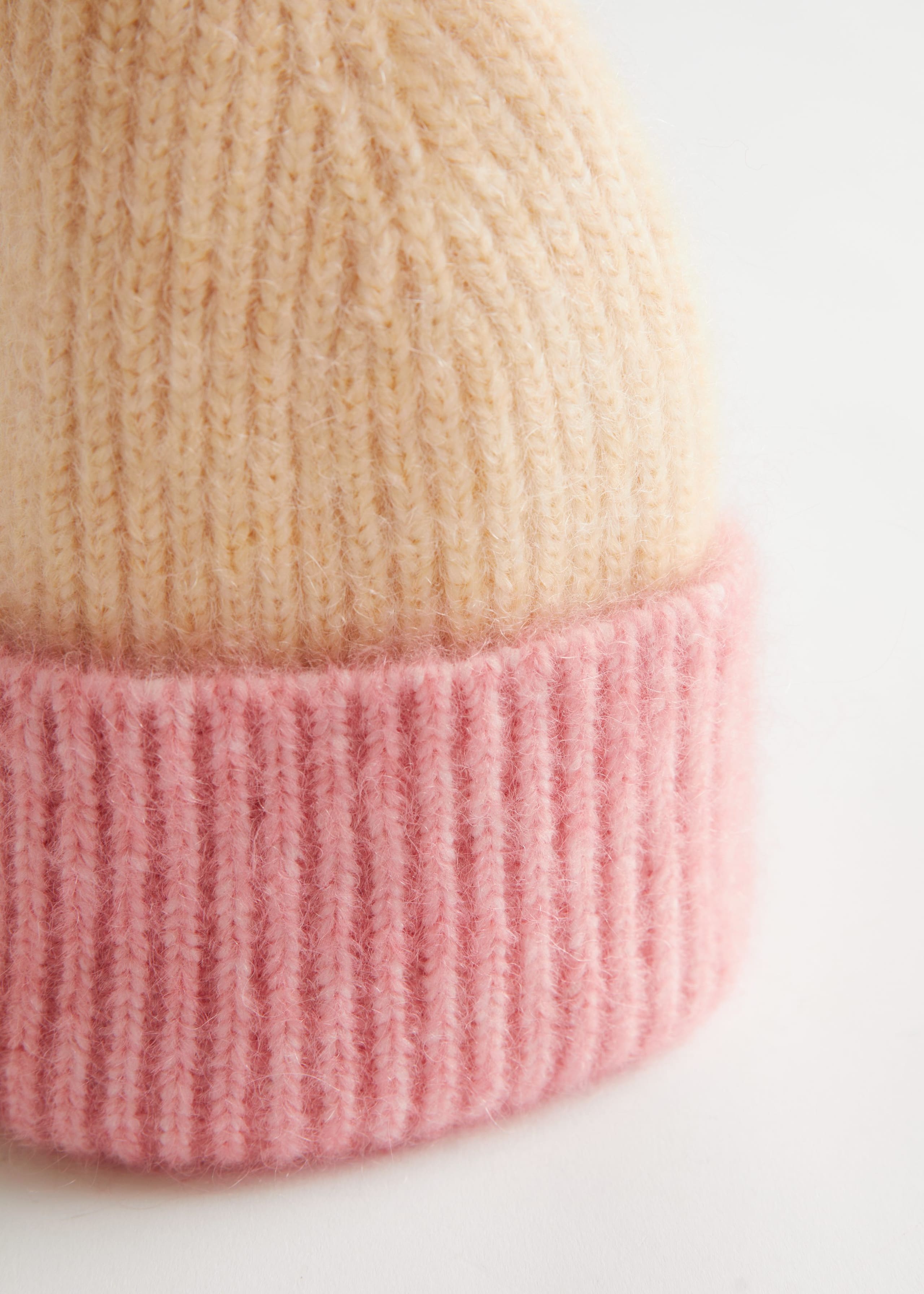 Fuzzy Mohair Beanie - {{variantName}} - Descrizione dettagliata