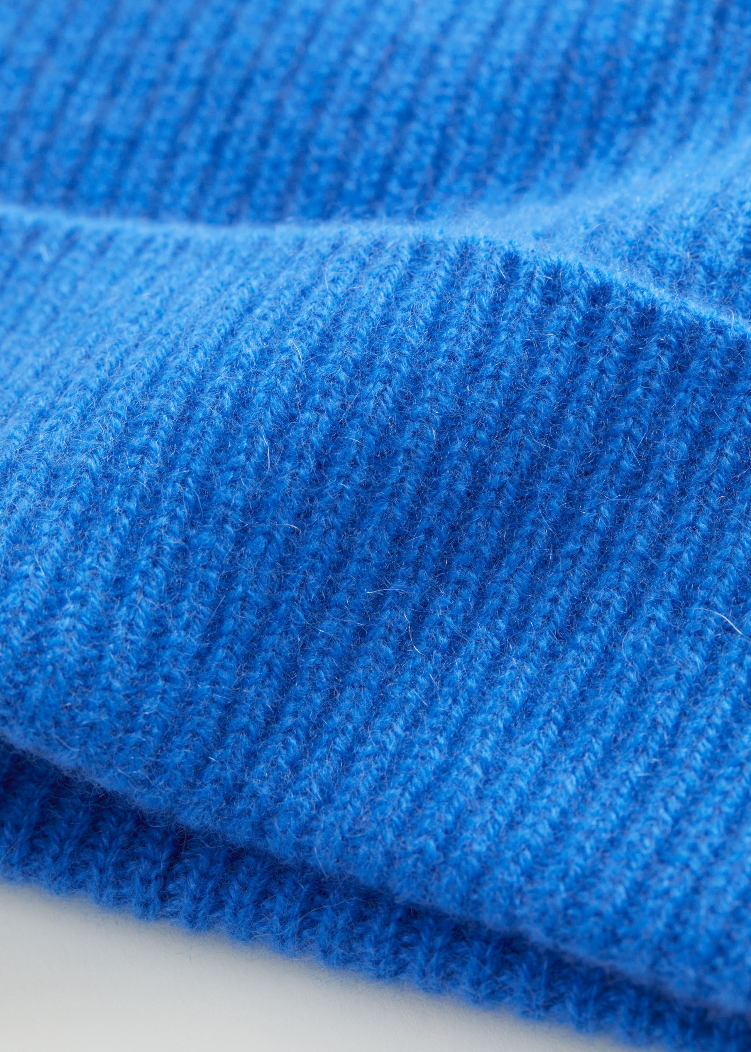 Cashmere Beanie - {{variantName}} - Descriptive Detail
