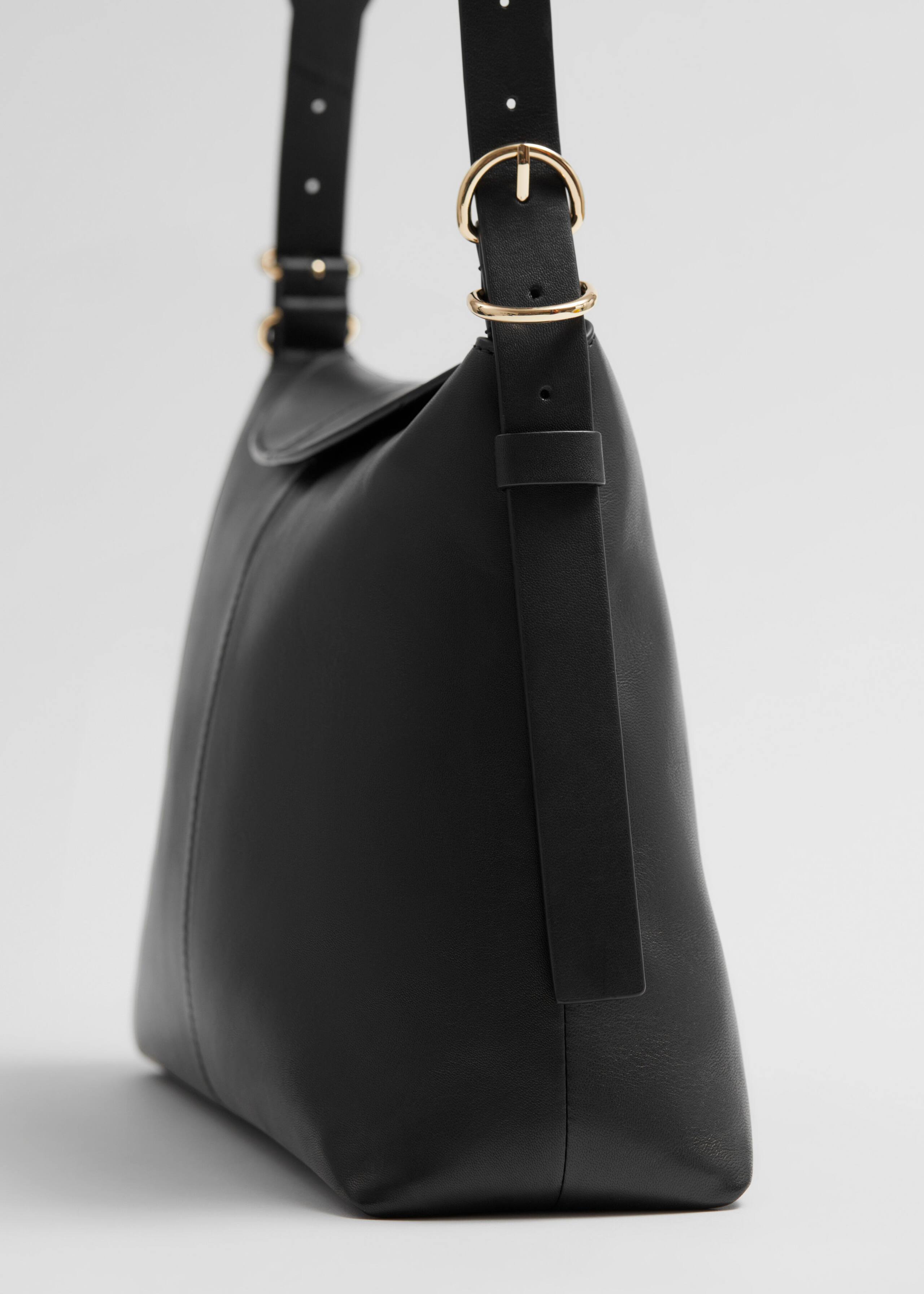 Grand sac porté épaule en cuir - {{variantName}} - Descriptive Detail