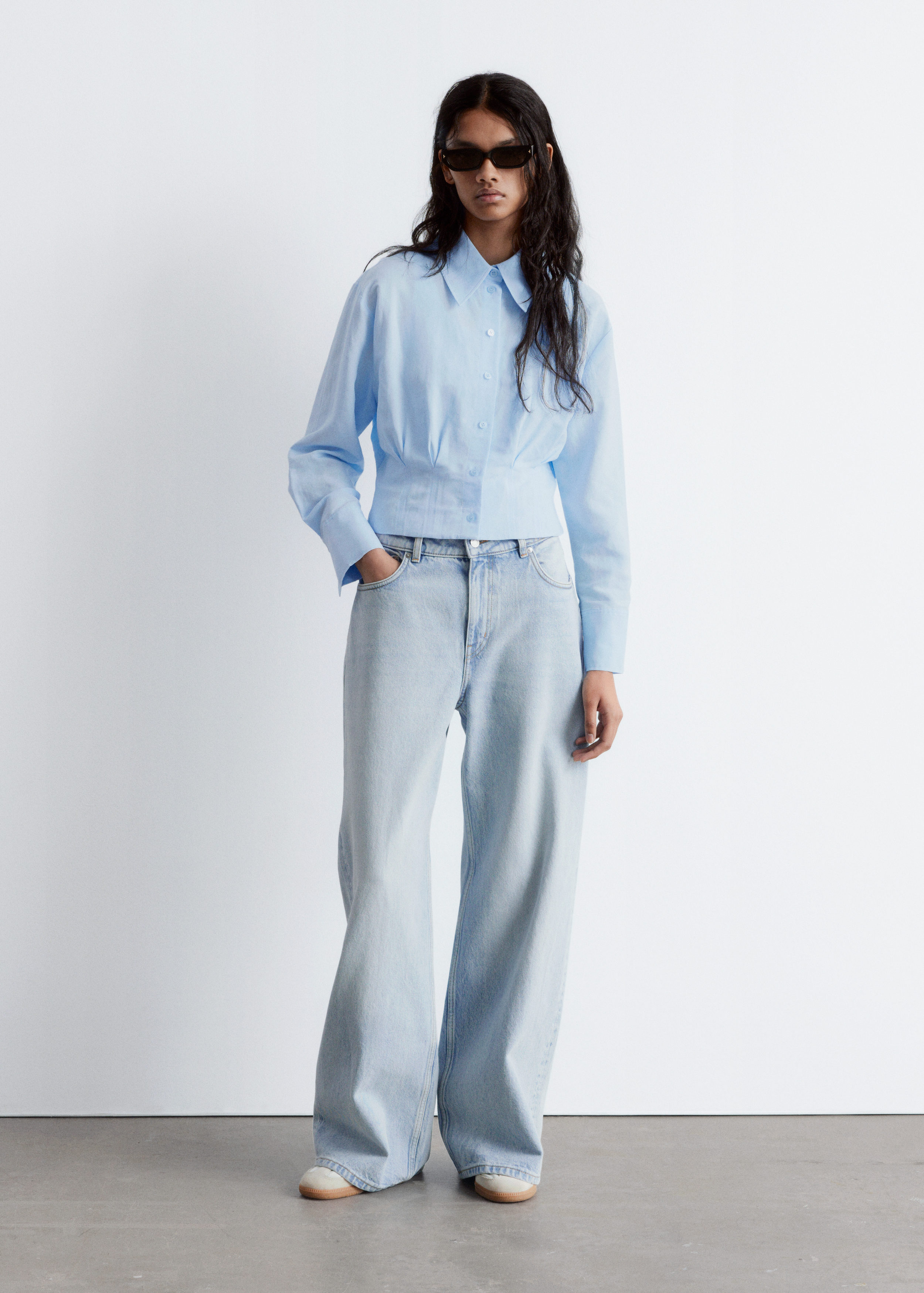 Image of Camisa de corte ajustado a la cintura
