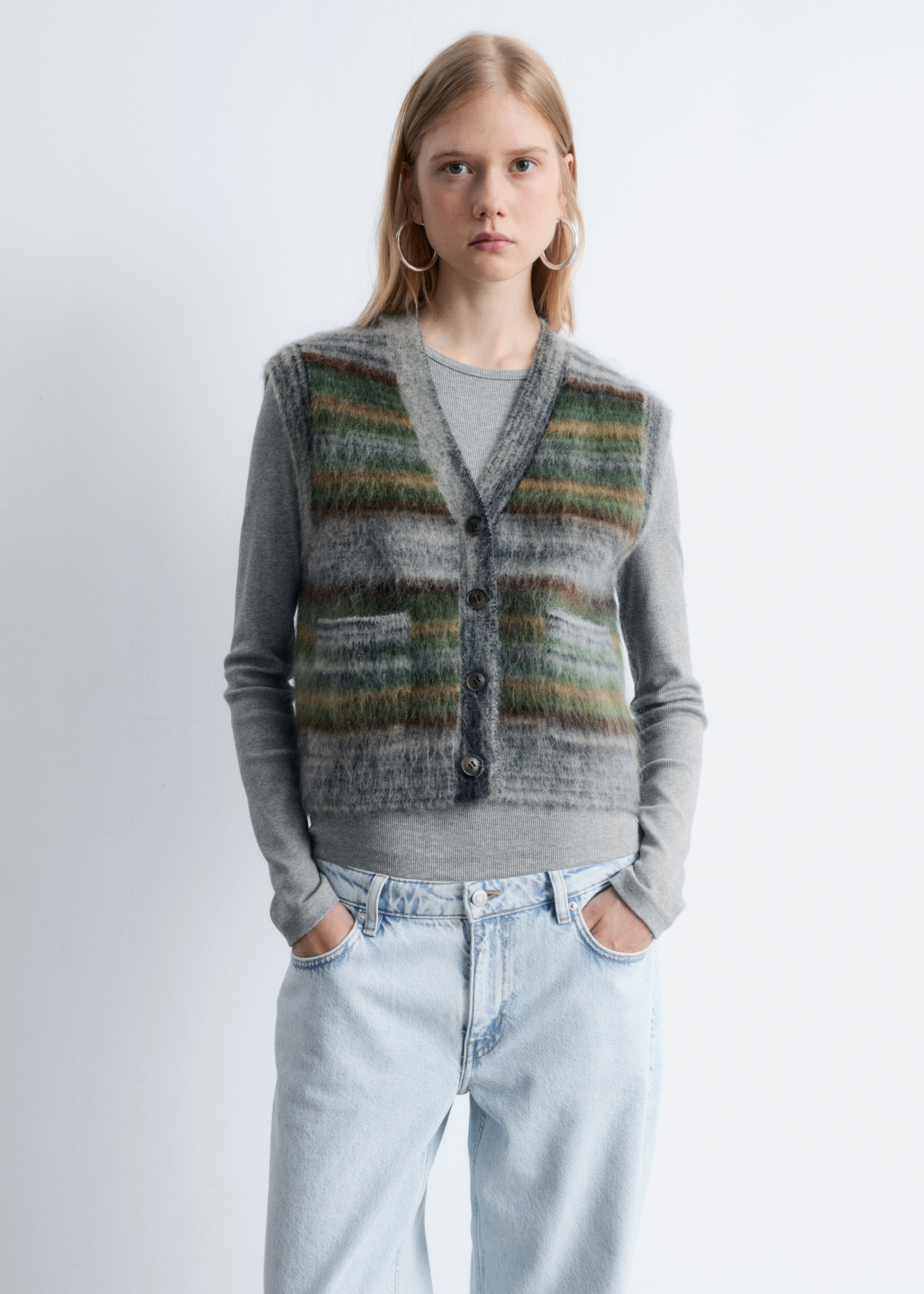 Česaná pletená vesta - Sivé/zelené pruhy/Hnedá