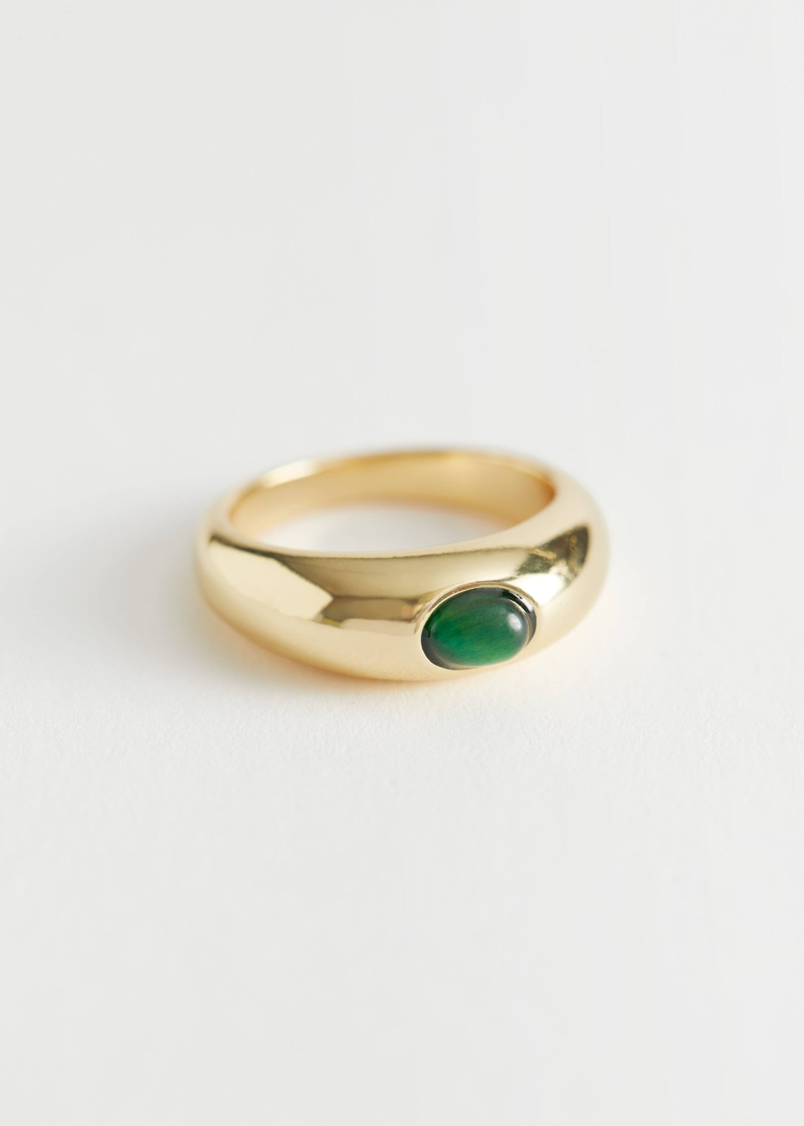 Gemstone Ring - Gold - Natura morta