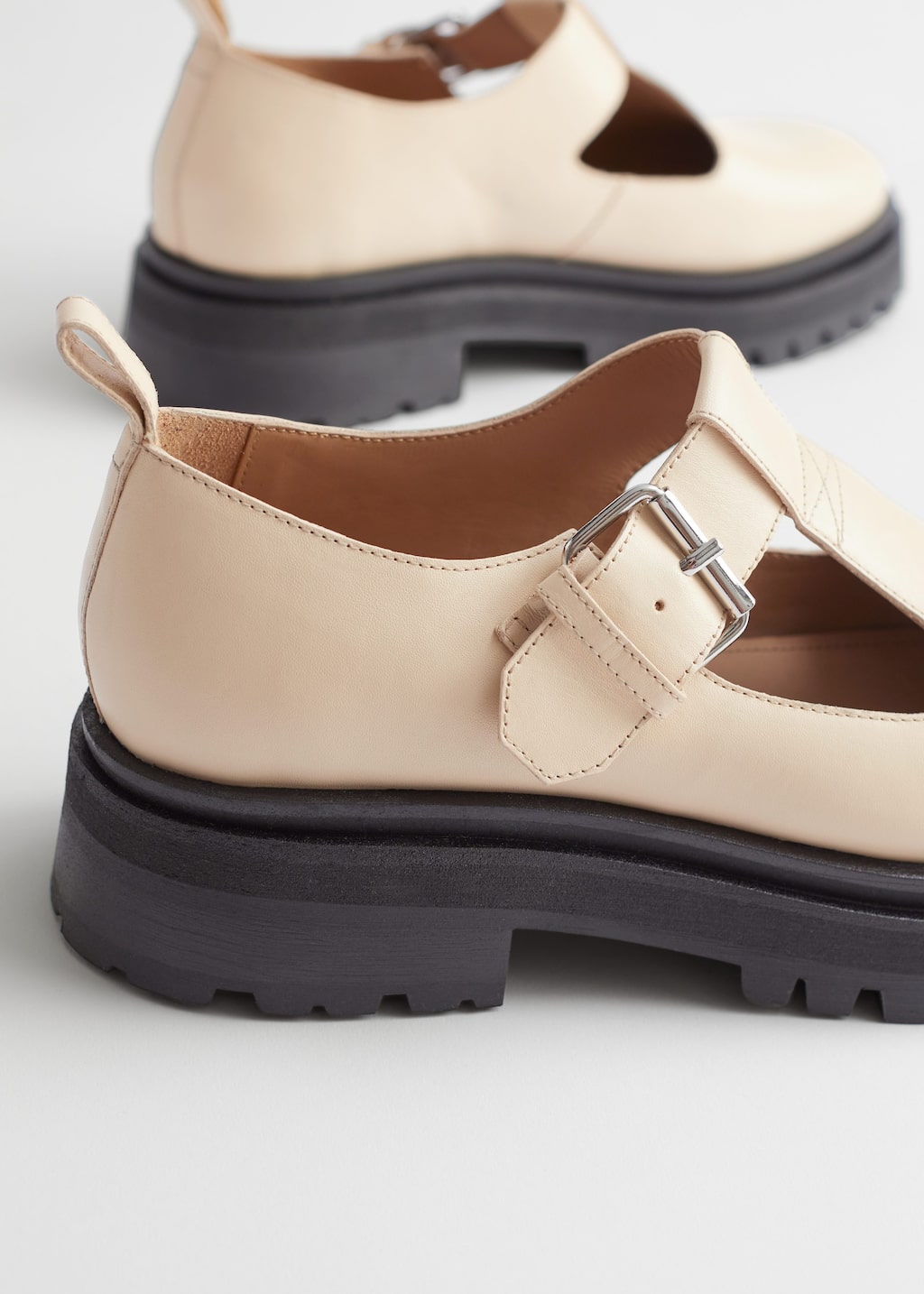 Chunky Leather Derby Shoes - {{variantName}} - Beschreibendes Detail