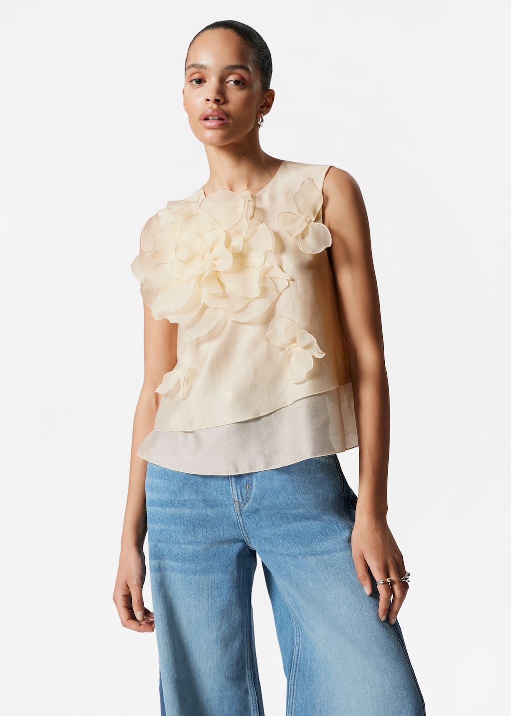 Haut à motifs floraux appliqués - Beige - Lookbook