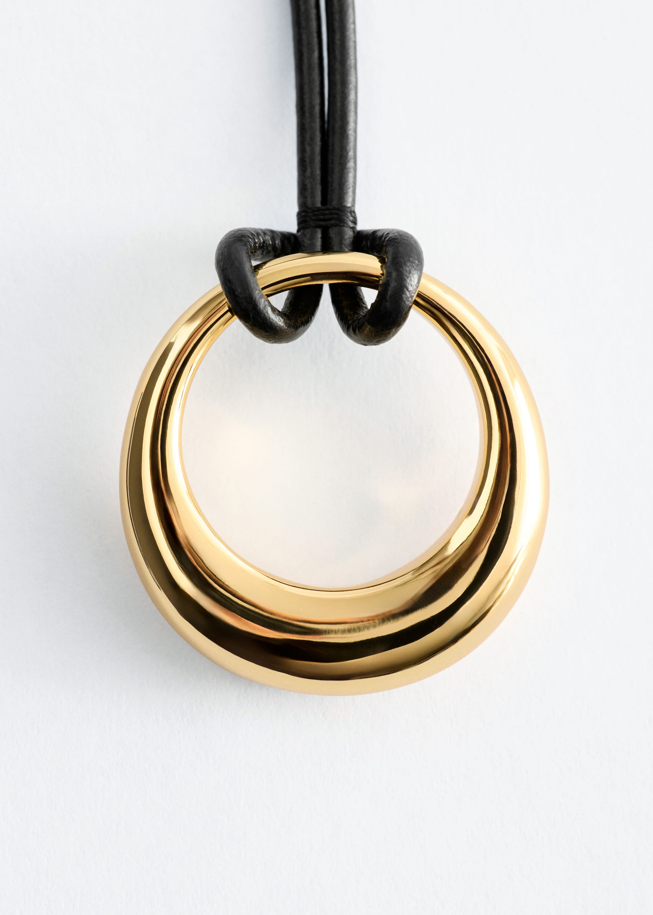 Image of Collar de piel con anillo colgante