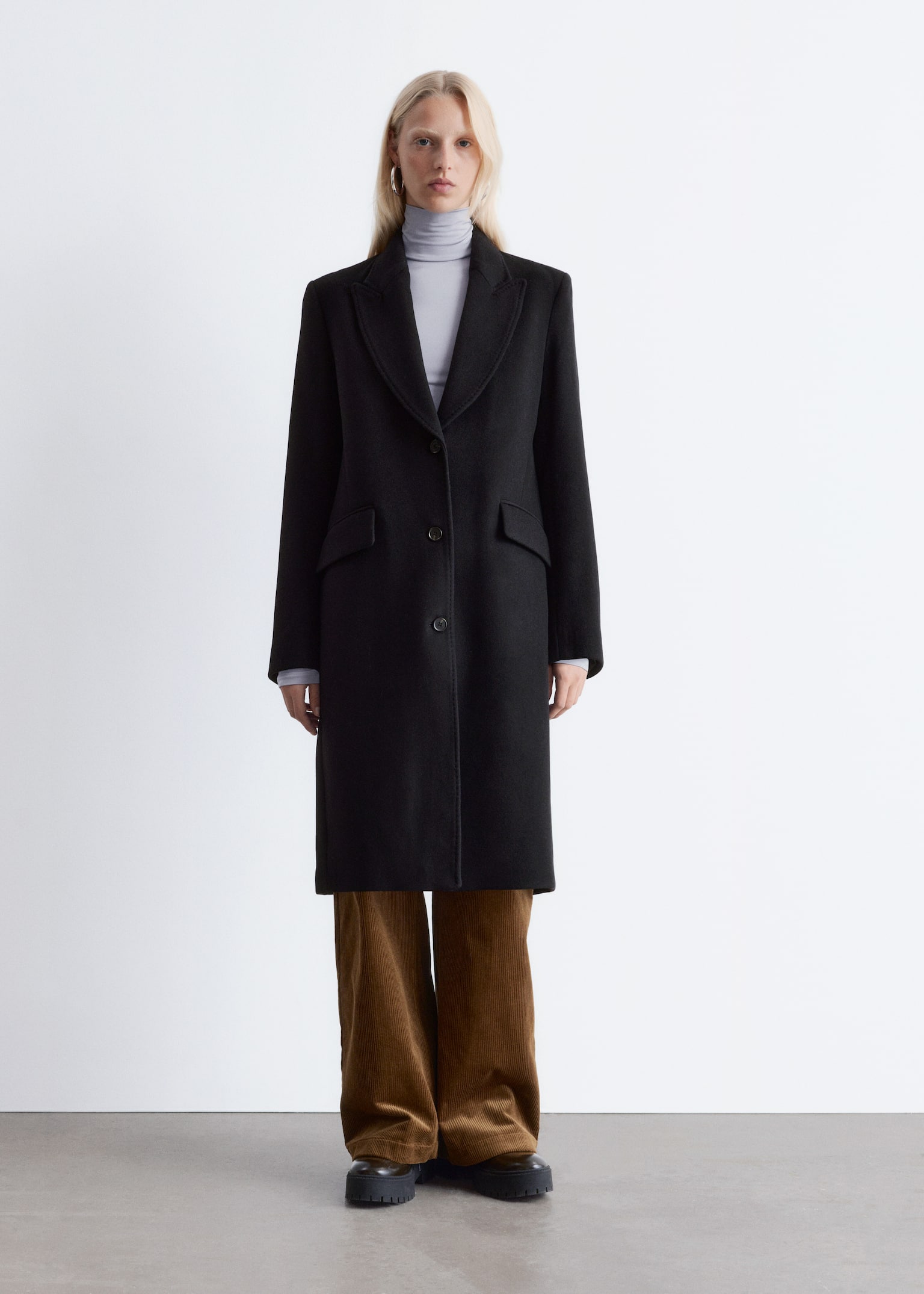 Eleganter, einreihiger Mantel - Schwarz/Camel