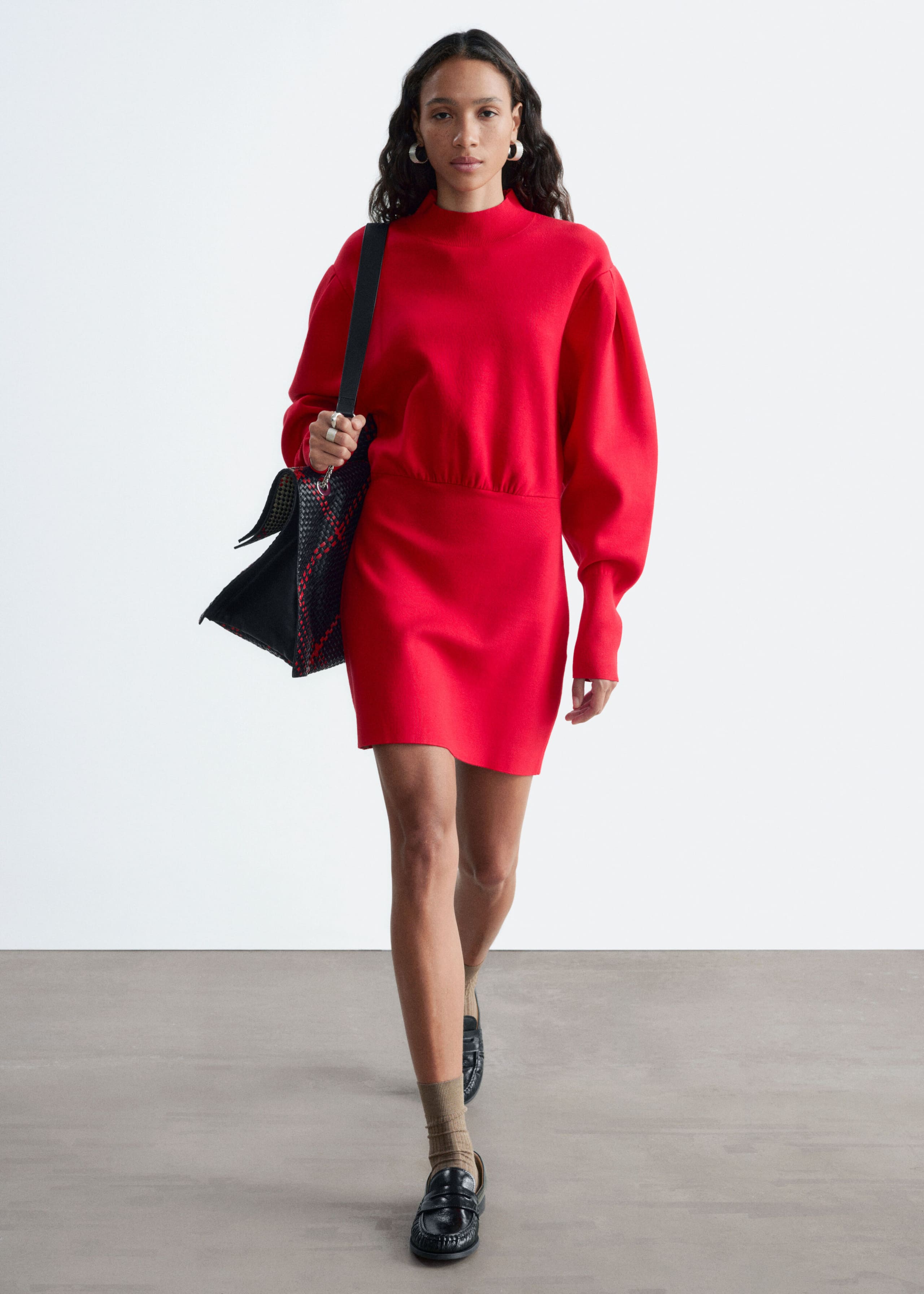 Gebreide mini-jurk met opstaande boord - Felrood - Lookbook