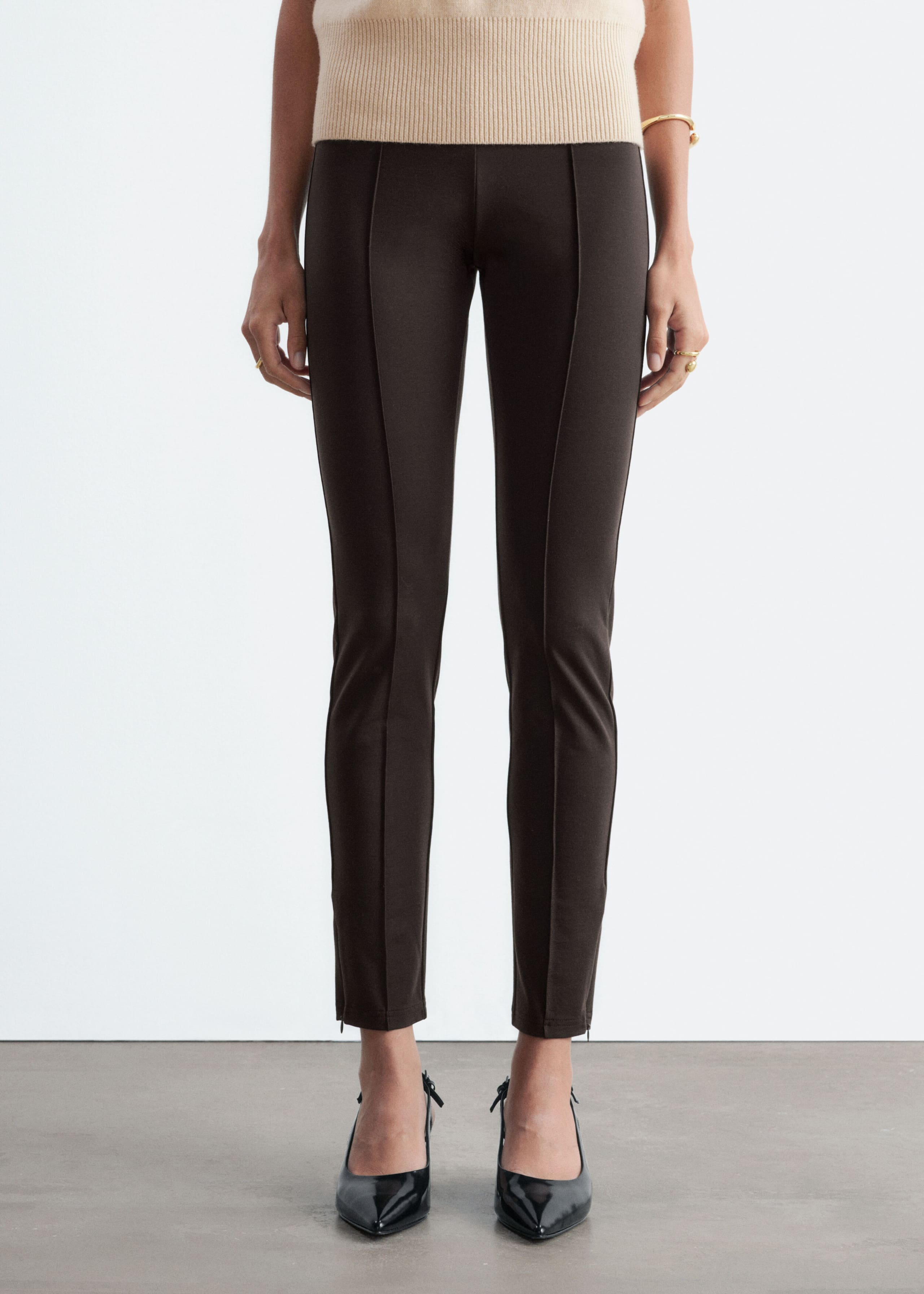 Jersey Pintuck Leggings - Dark Brown - Lookbook
