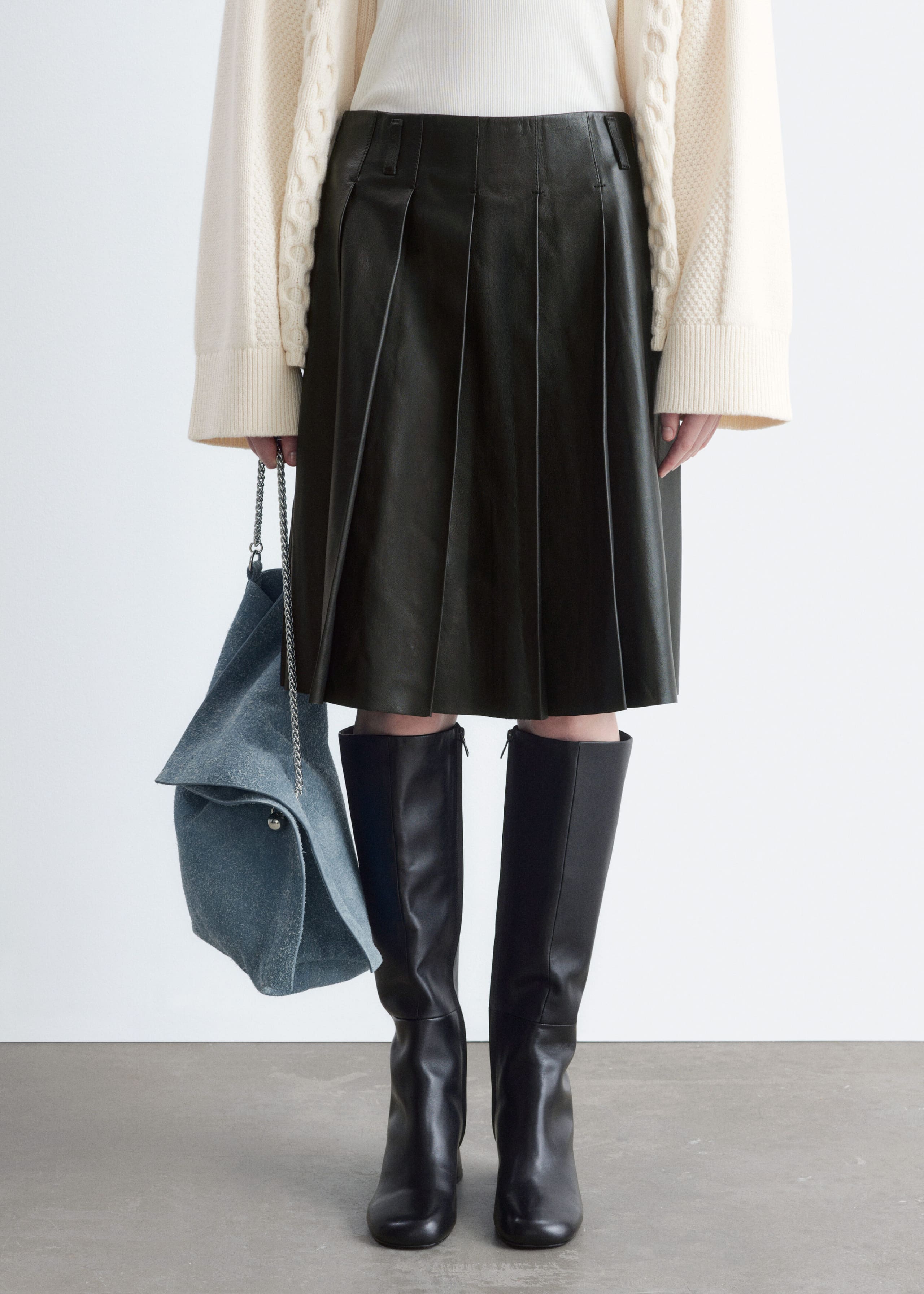 Geplooide leren rok - Zwart - Lookbook