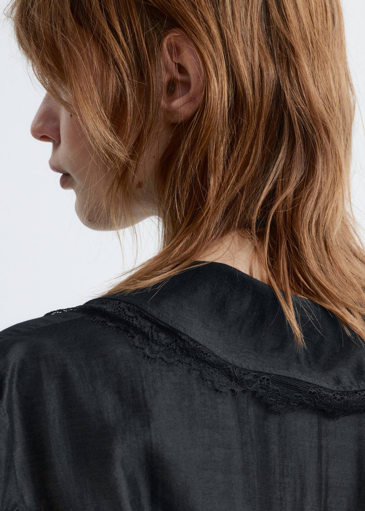 Langærmet blondebluse - Sort/Lysegul - 4