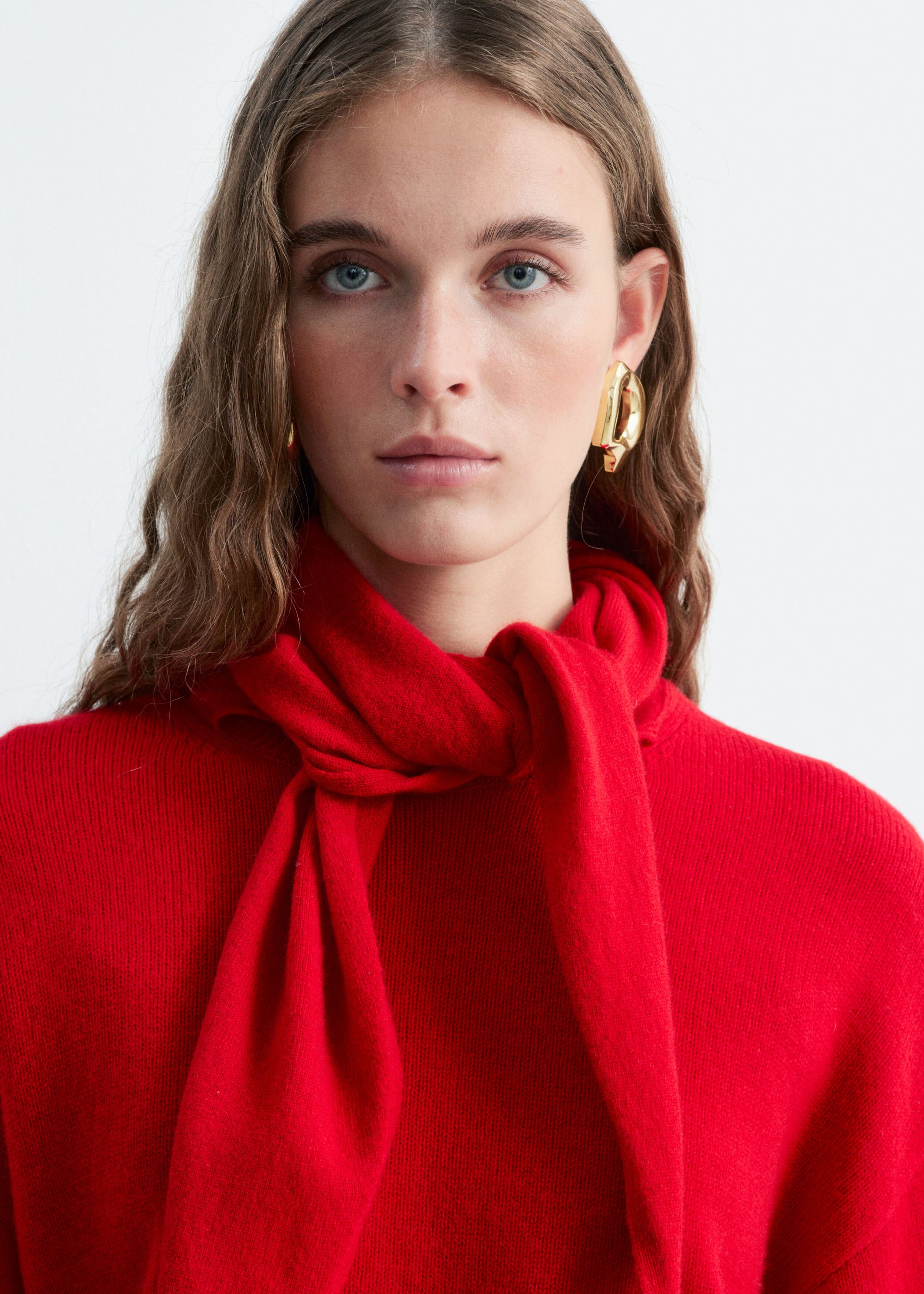 Sweter z wełny merynosów z szalikiem – Szary – Lookbook