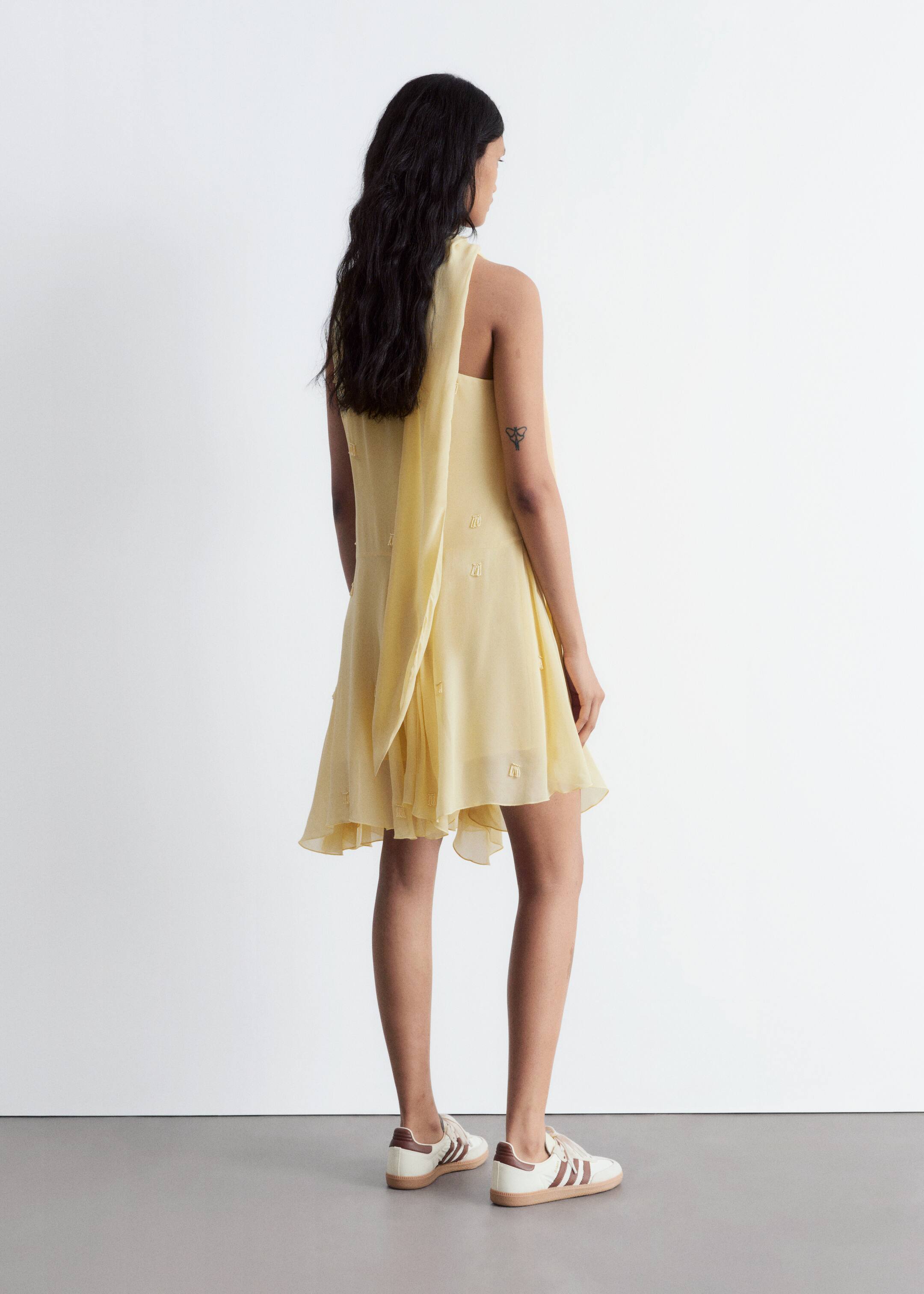 Grotere afbeelding bekijken: Mini-jurk met één blote schouder - Lichtgeel - DAMES | H&M BE 7