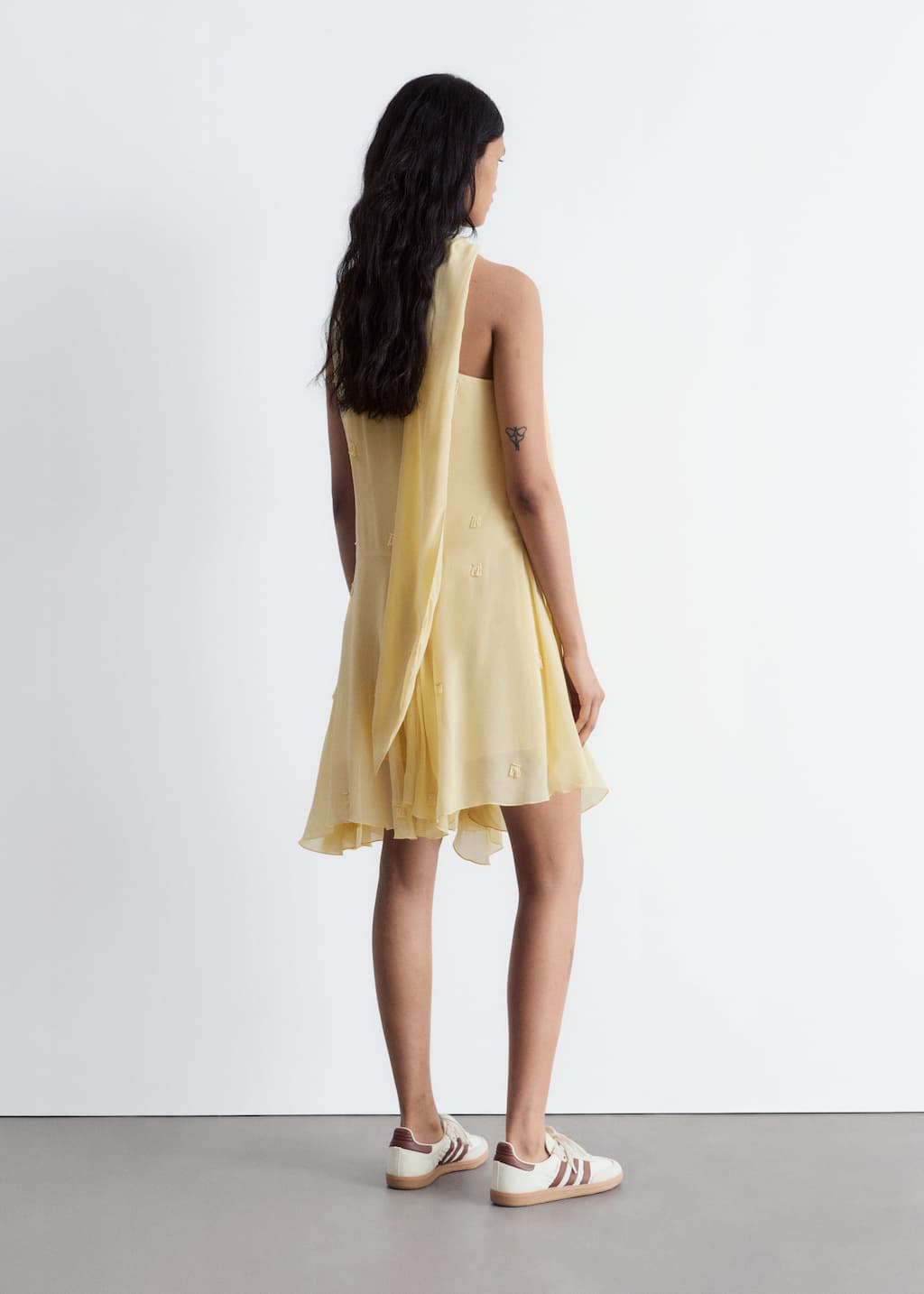 Image of Robe courte asymétrique