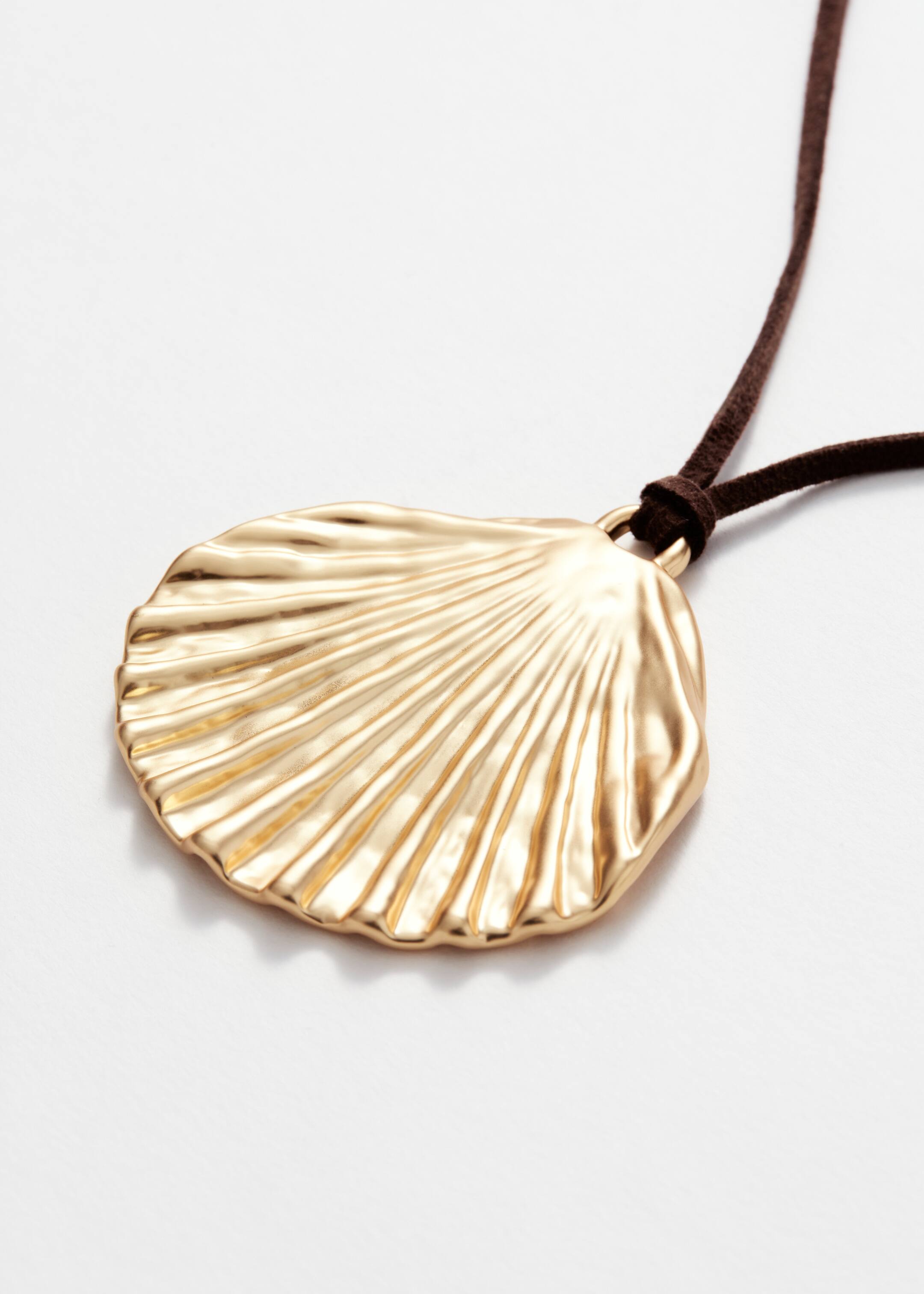 Zobacz większy obraz: Naszyjnik z wisiorkiem w kształcie muszli - Złoty - ONA | H&M PL 4