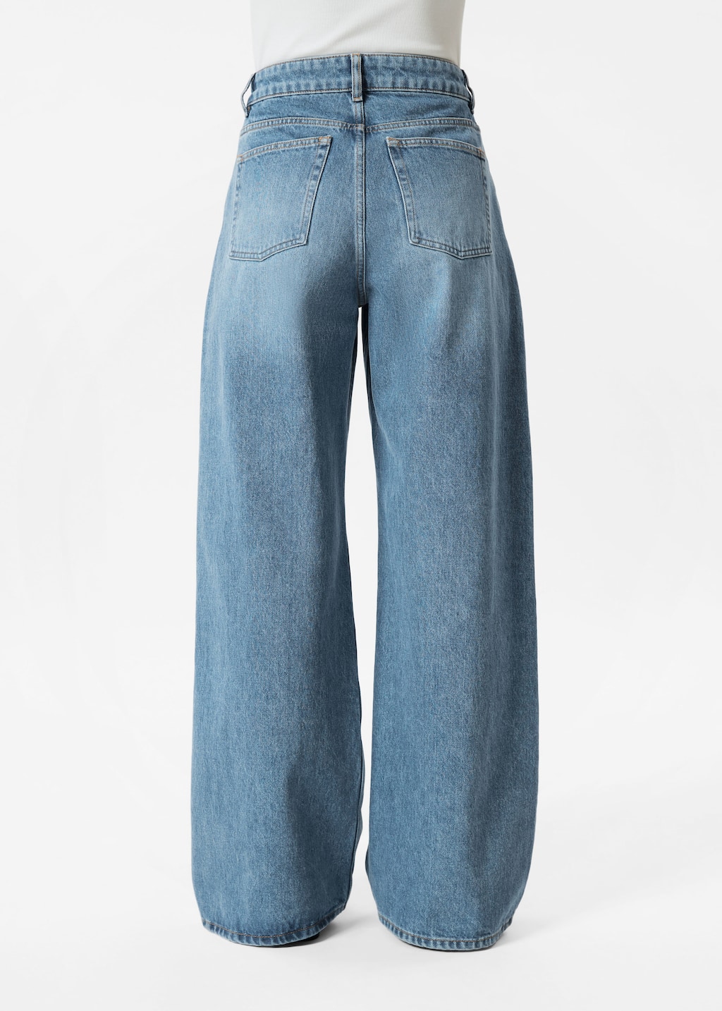 Długie szerokie jeansy – Niebieski – Lookbook