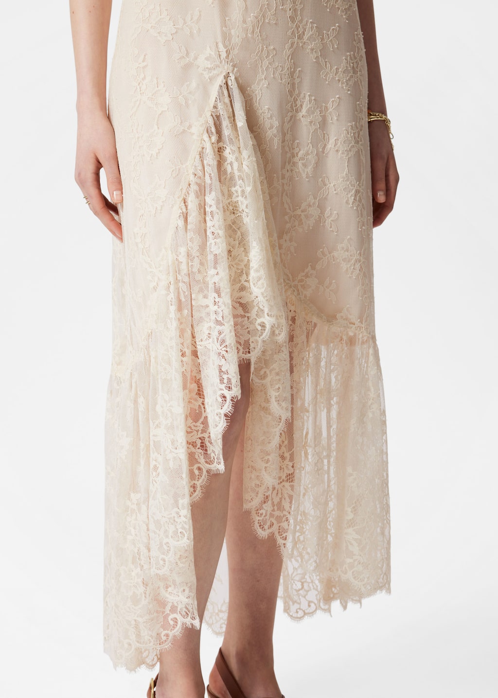 Vestido midi de encaje con volantes - Blanco - Lookbook