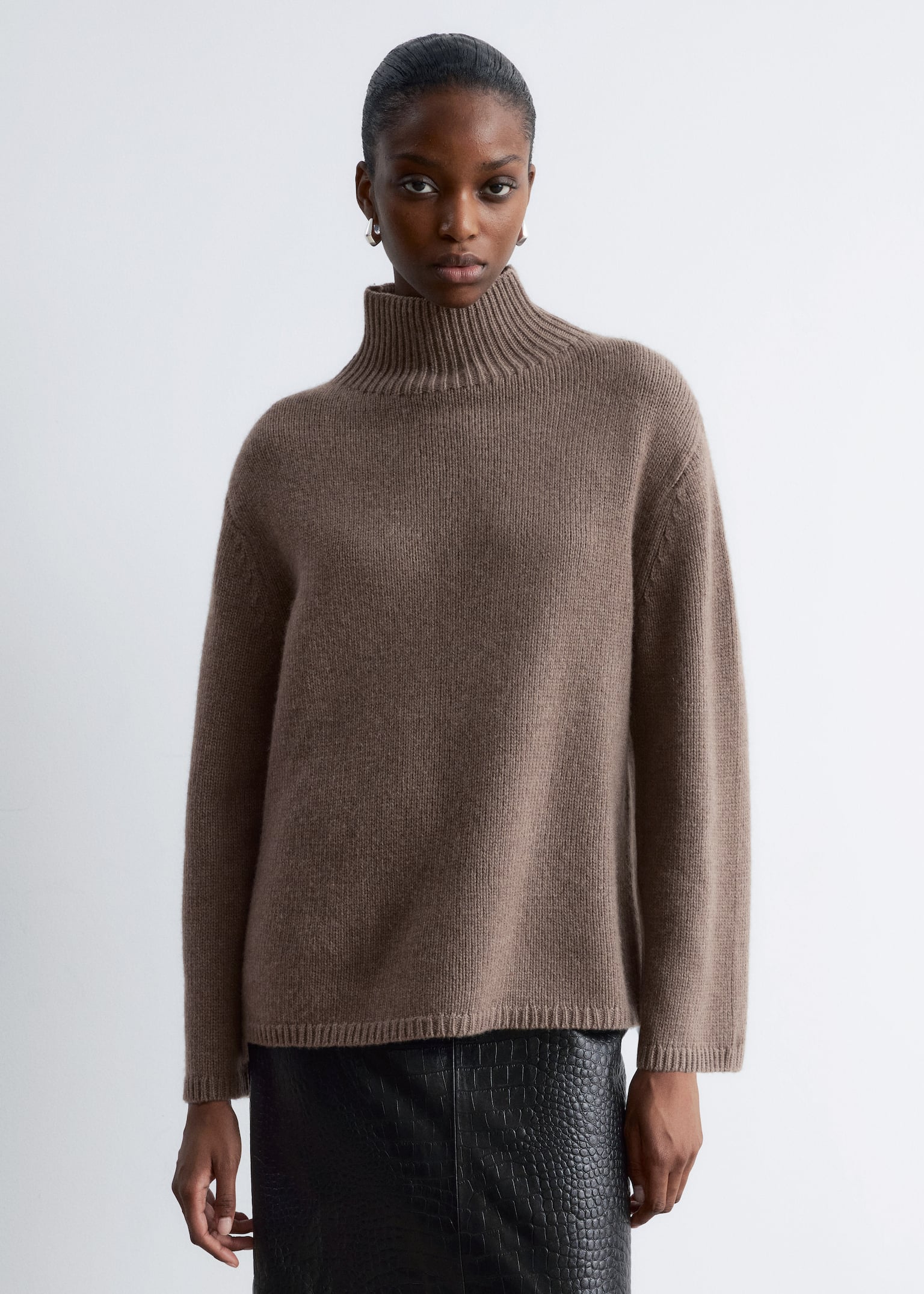Rollkragenpullover aus Kaschmir-Mix - Graubraun/Navyblau