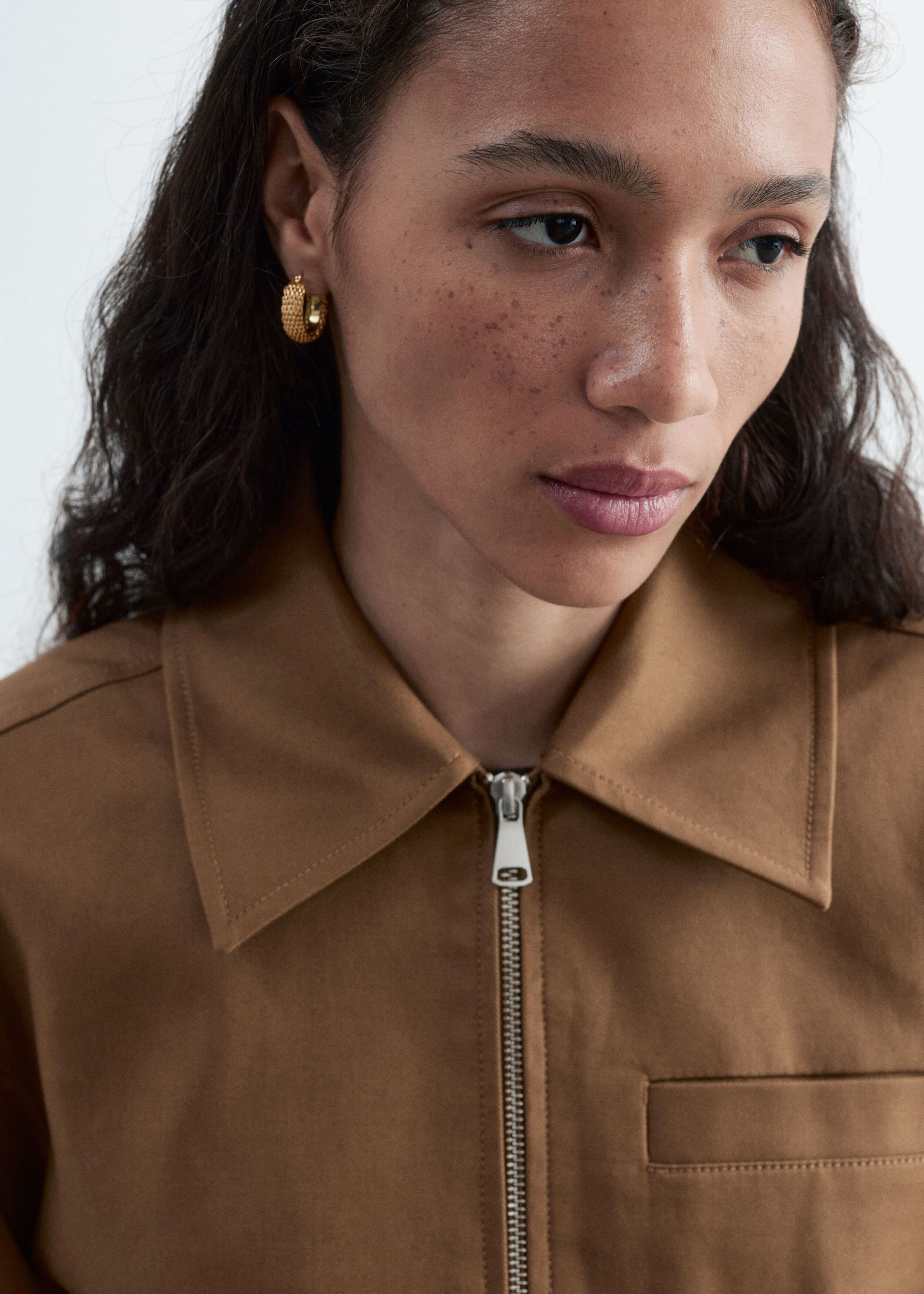 Kurze Twilljacke - Dunkelbeige - Stillleben