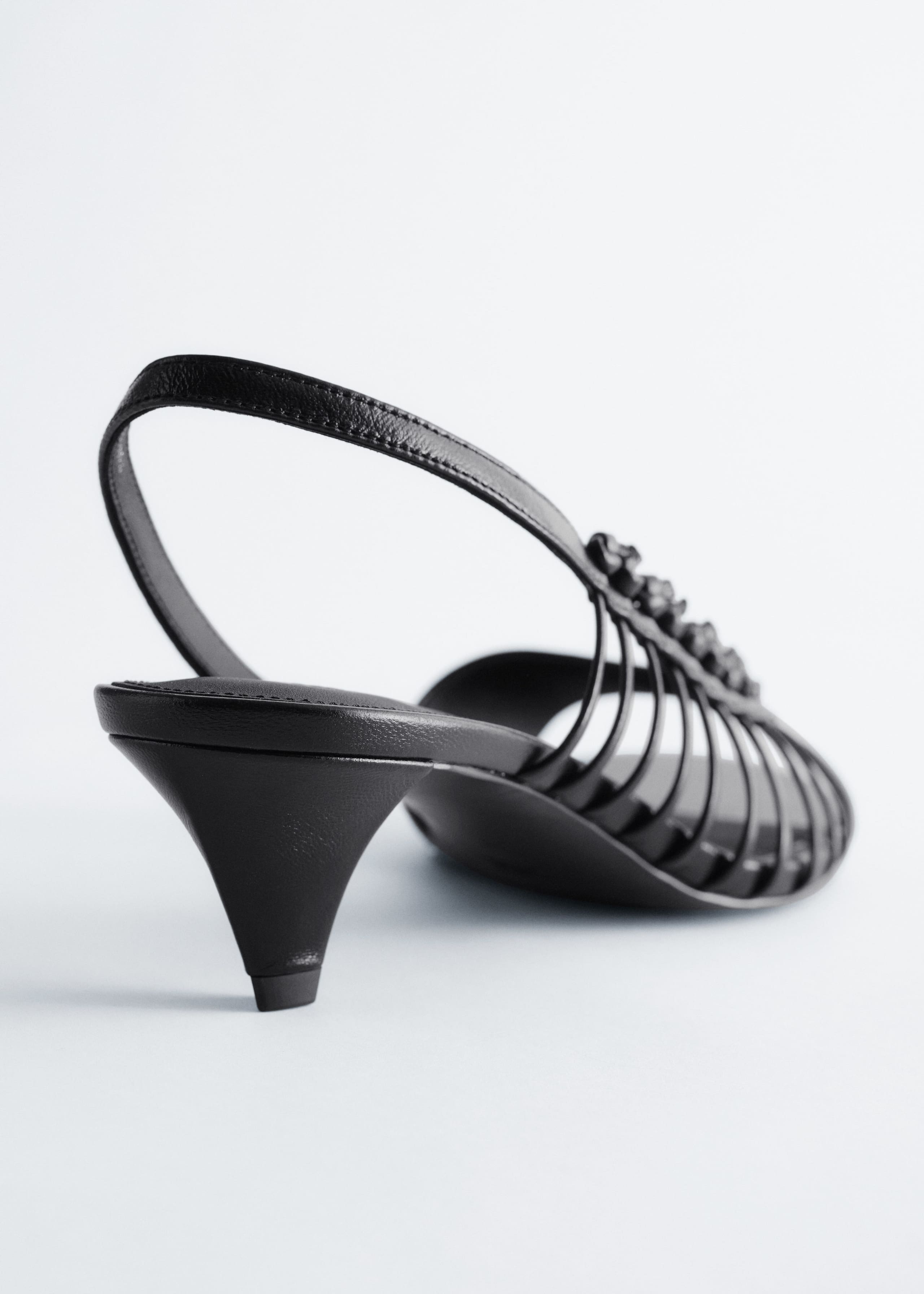 Image of Sandali in pelle con cinturini