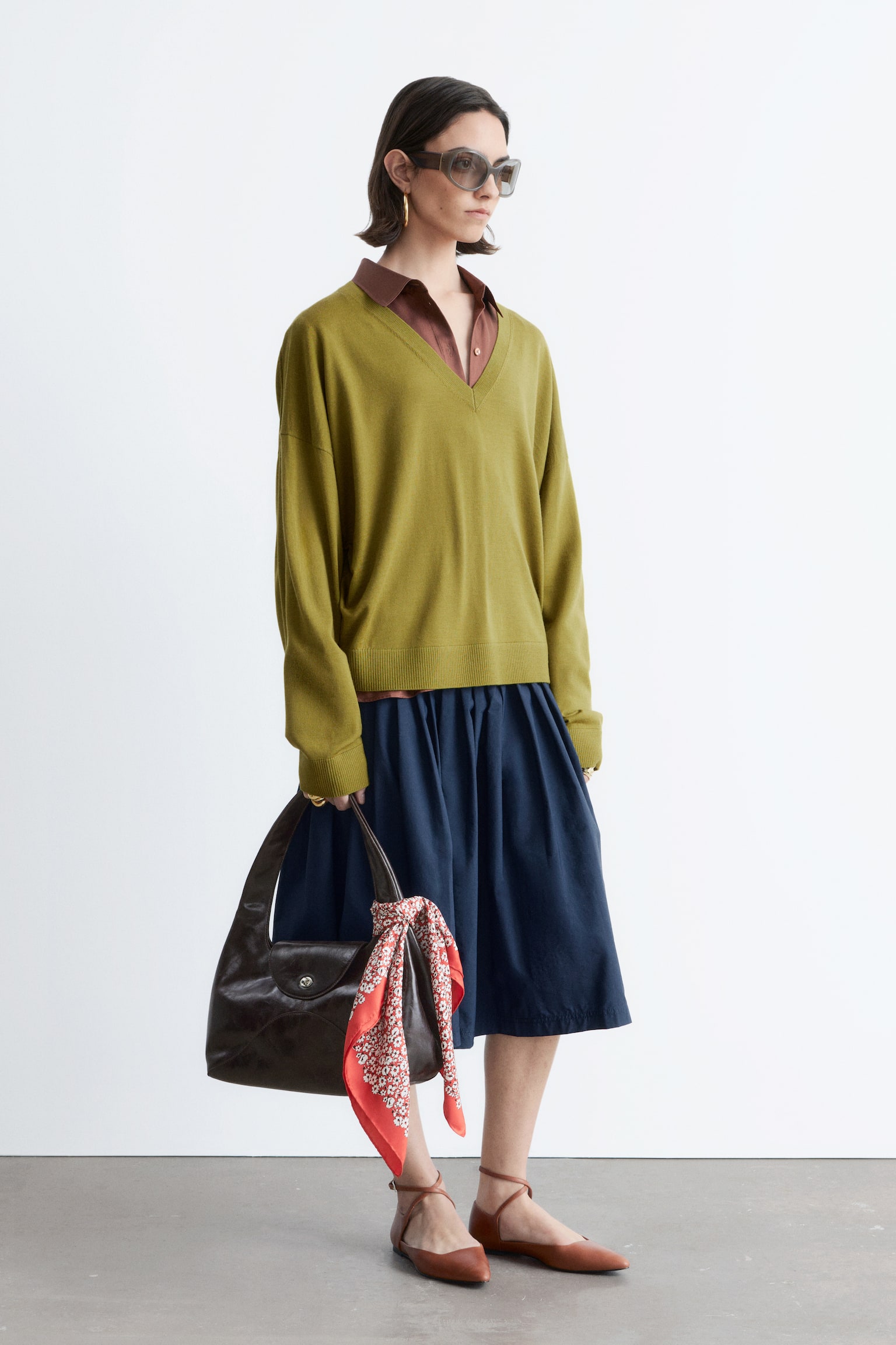 V-Neck Merino Wool Jumper - Khaki Green/כחול כהה - 6