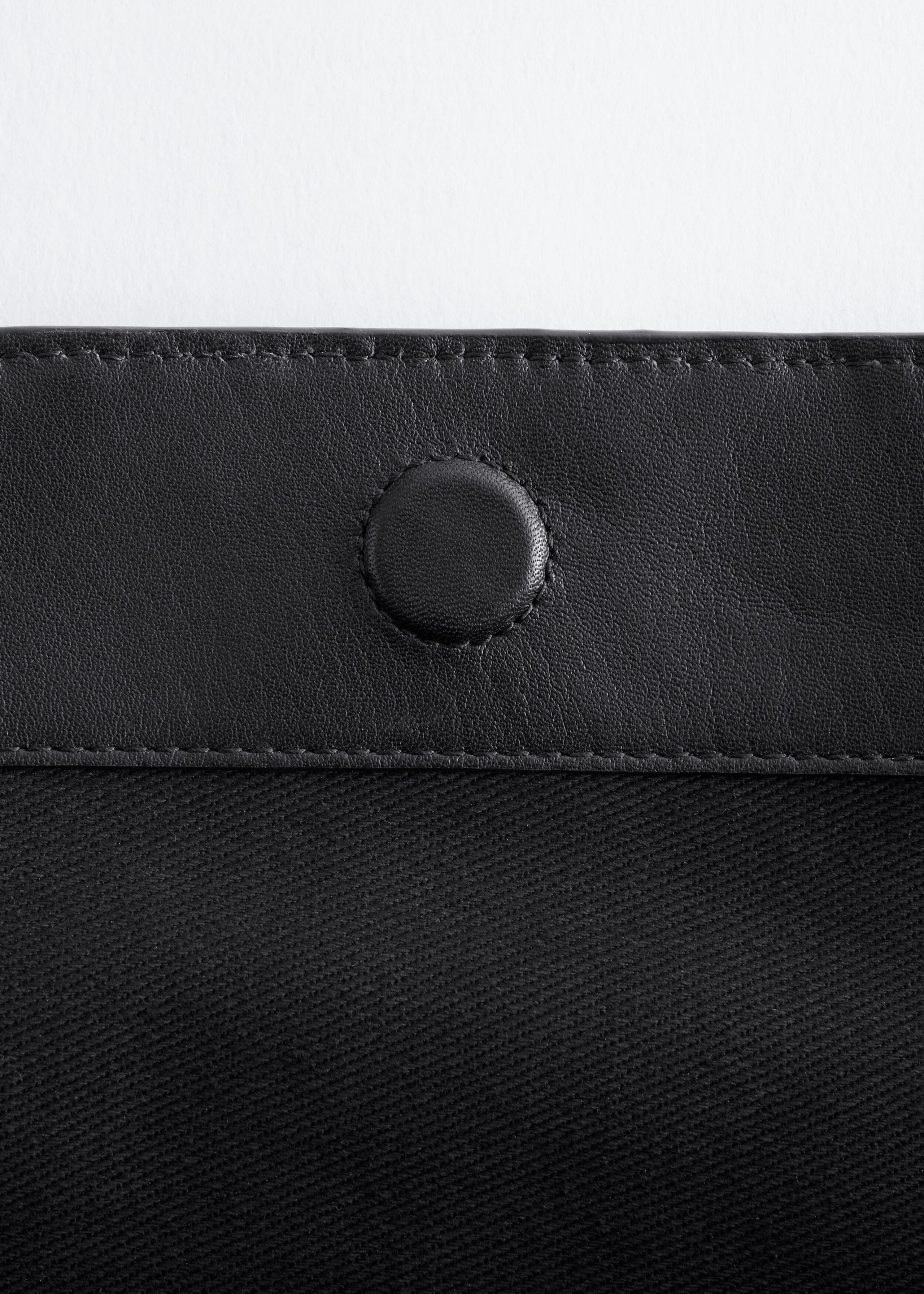 Open Braided Leather Tote - {{variantName}} - Descriptive Detail