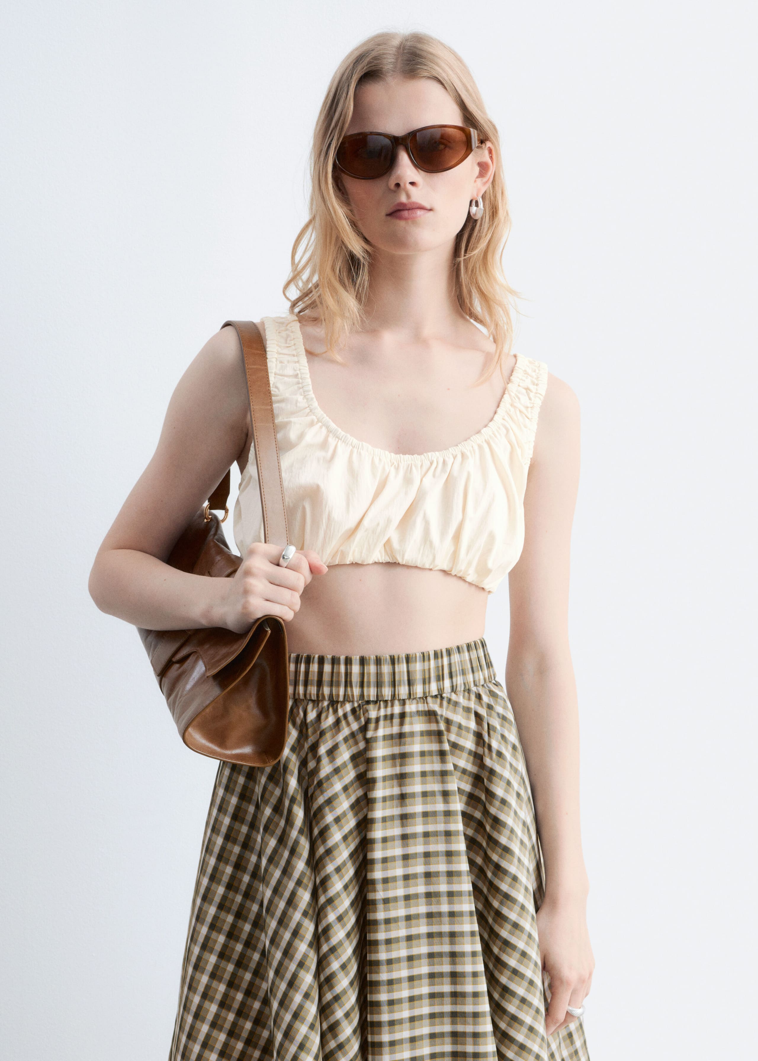 Rynkad bralette – Ljusbeige – lookbook