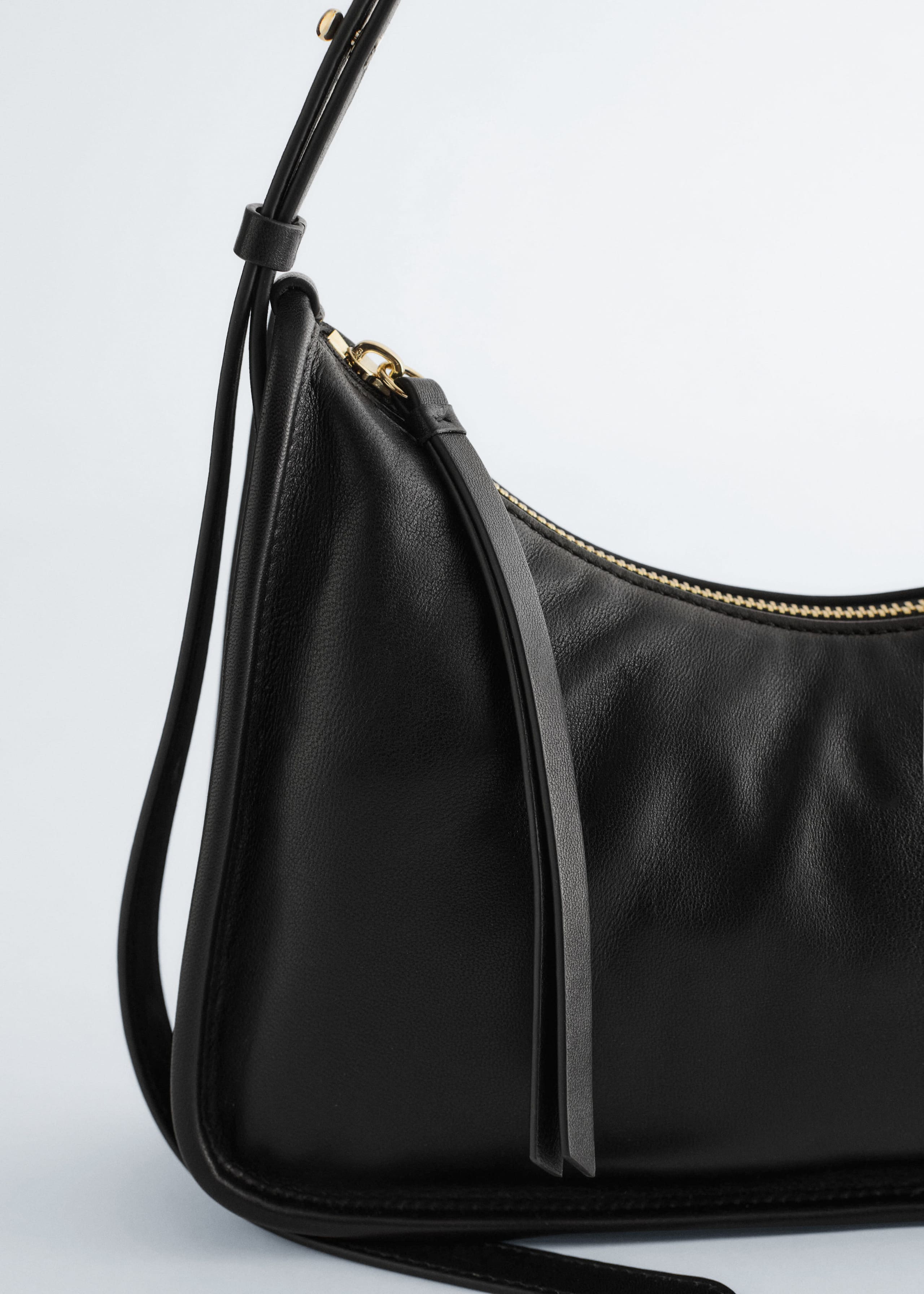 Leather Shoulder Bag - {{variantName}} - Descriptive Detail