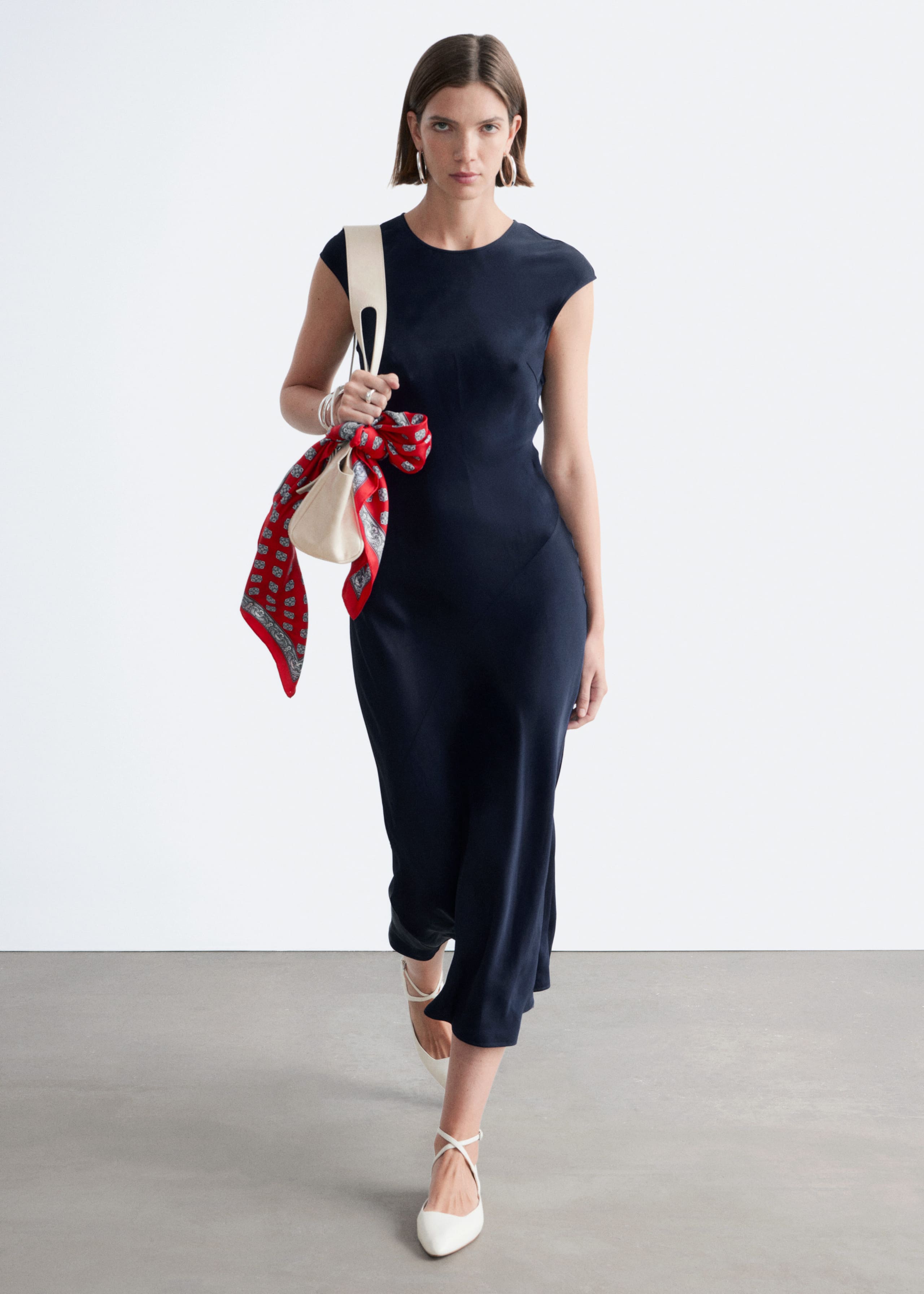 Image of Eng anliegendes Maxikleid aus Satin