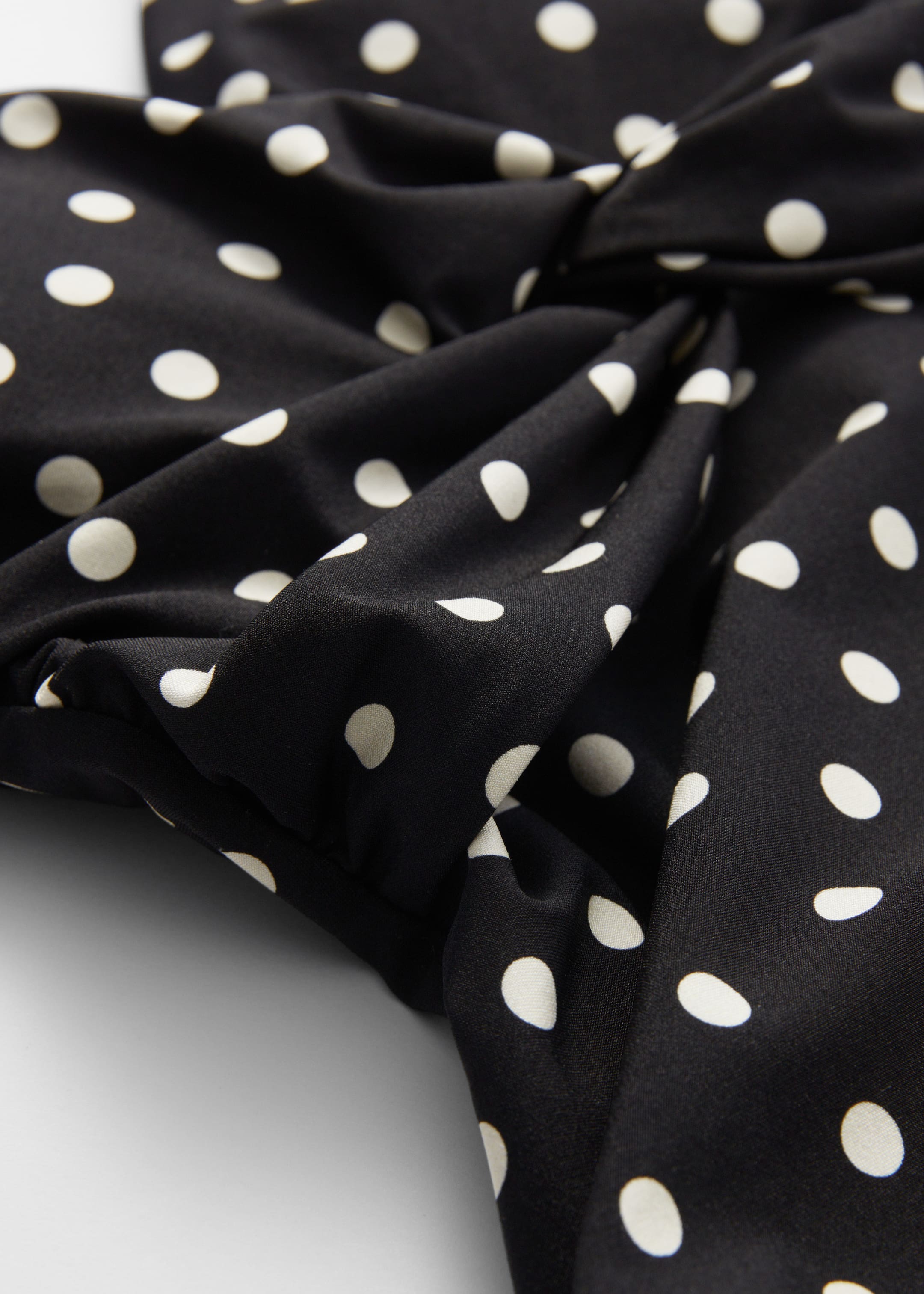 Visualizza immagine più grande: Costume da bagno con dettaglio ritorto - Nero a pois - DONNA | H&M IT 5