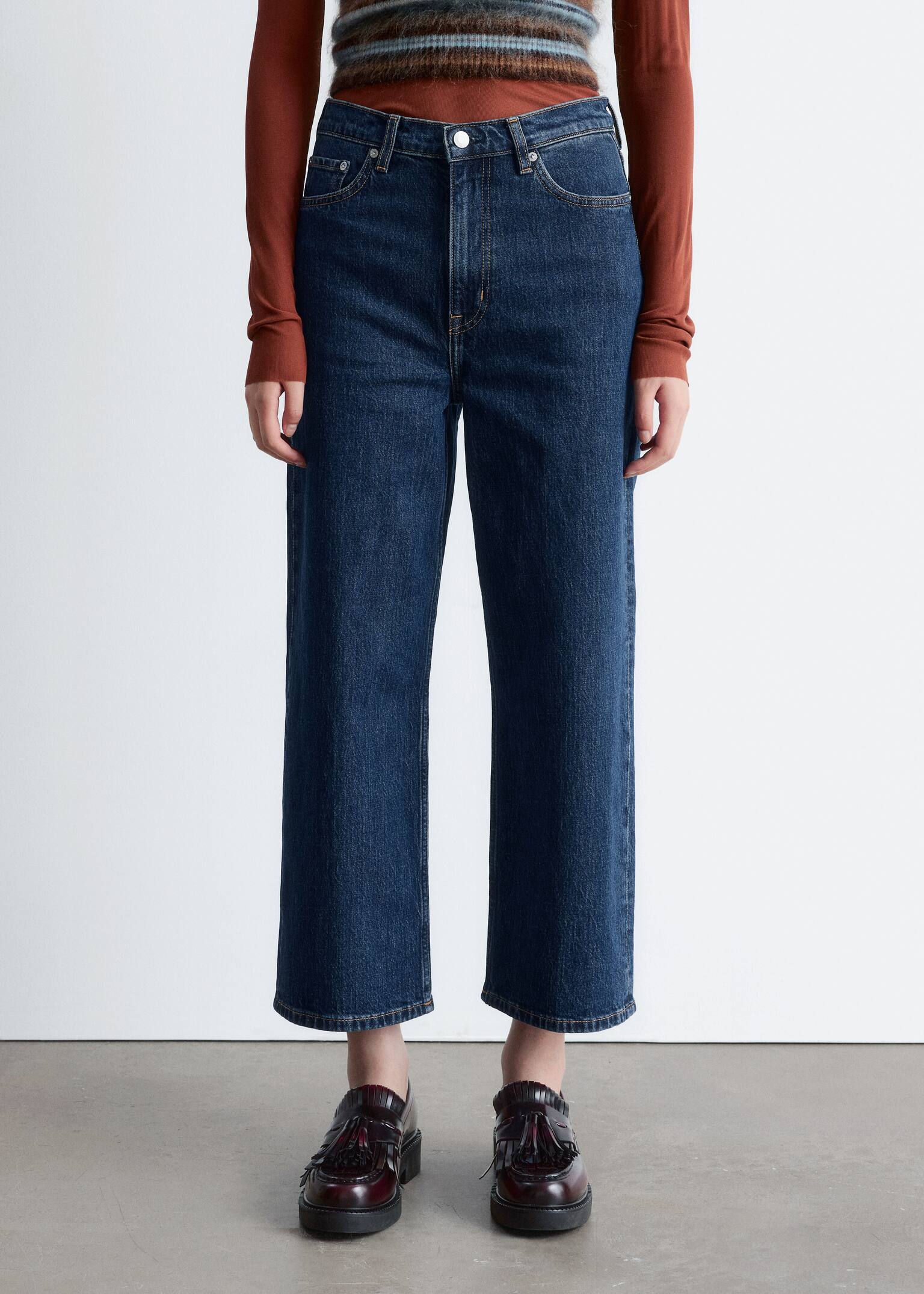 Verkürzte Jeans mit weitem Bein - Mittelblau/Schwarz/Hellblau/Weiß - 7