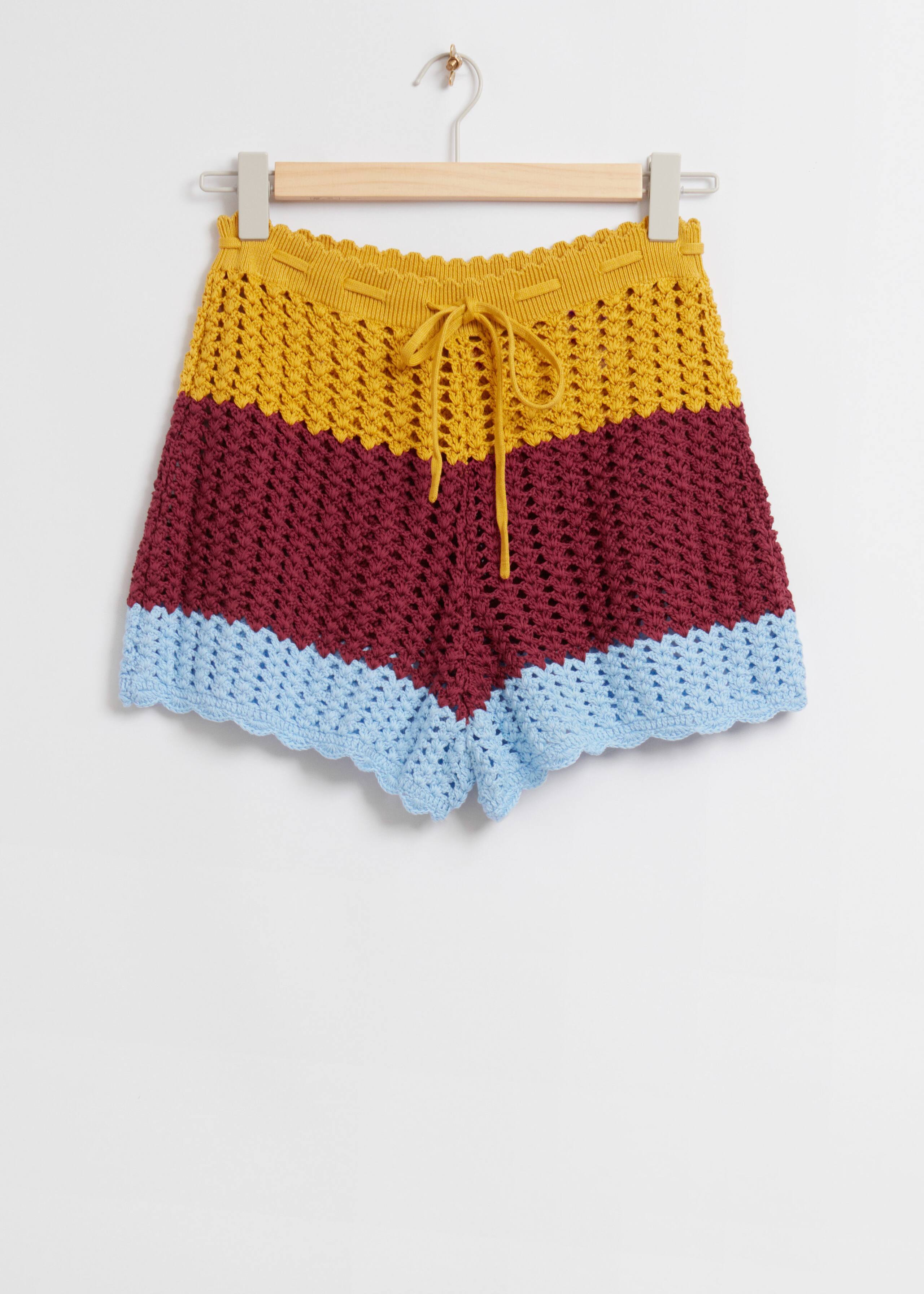 Colour-BlockCrochetedShorts - Maroon Colour-Block - Bodegón