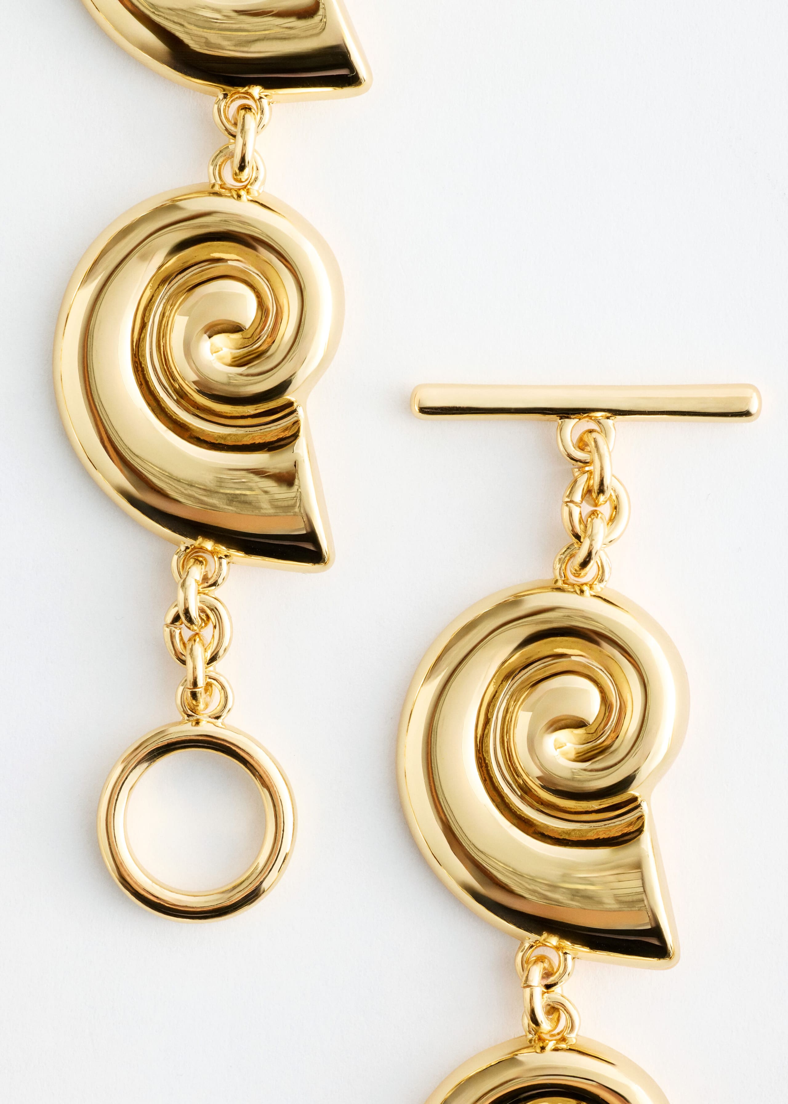 Shell Necklace - {{variantName}} - Descriptive Detail