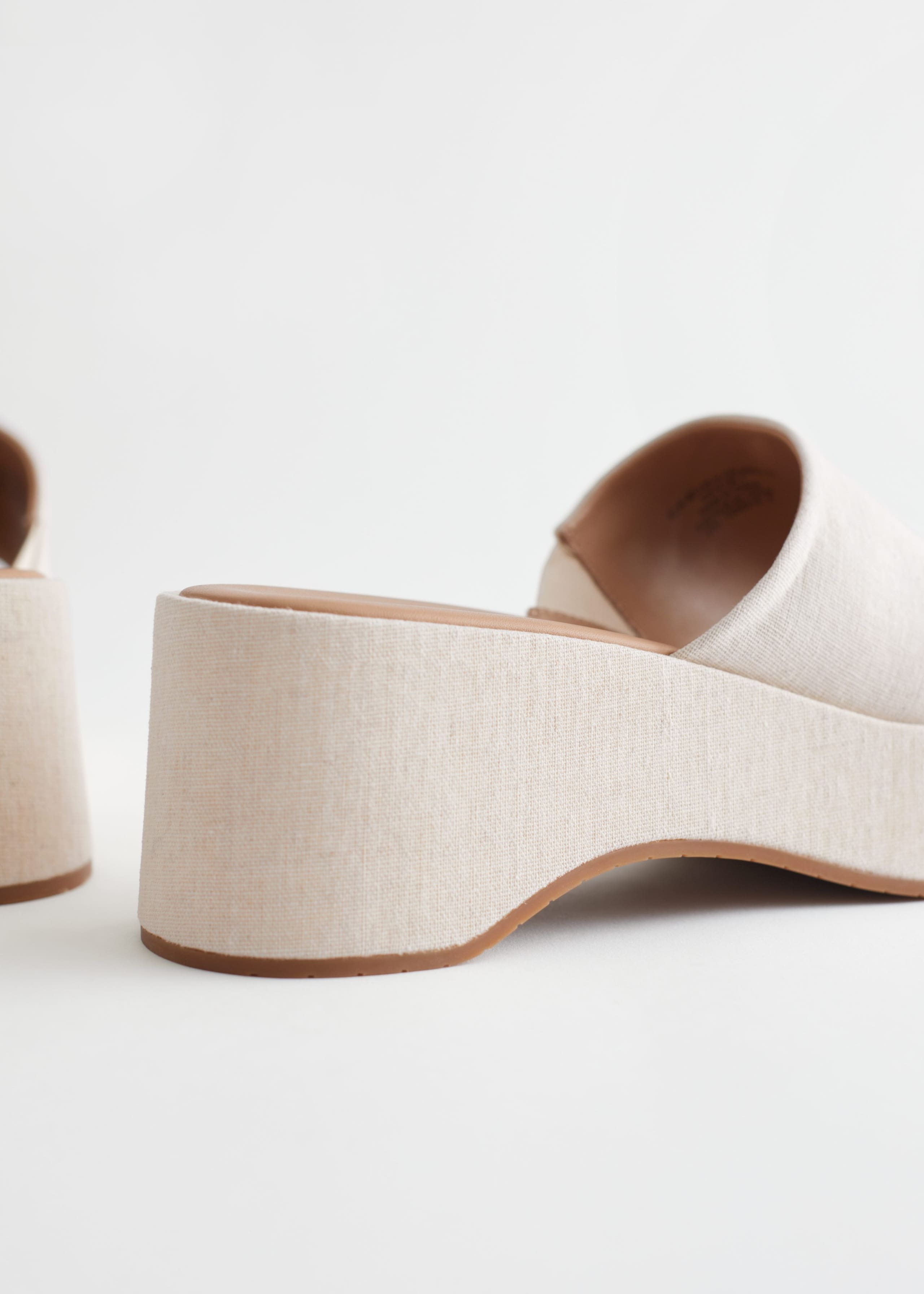 Platform Sandals - {{variantName}} - Descriptive Detail