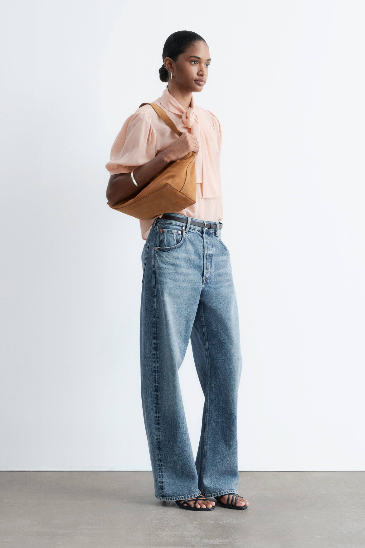 Blouse en soie à imprimés et nœud lavallière - Beige chaud - 3