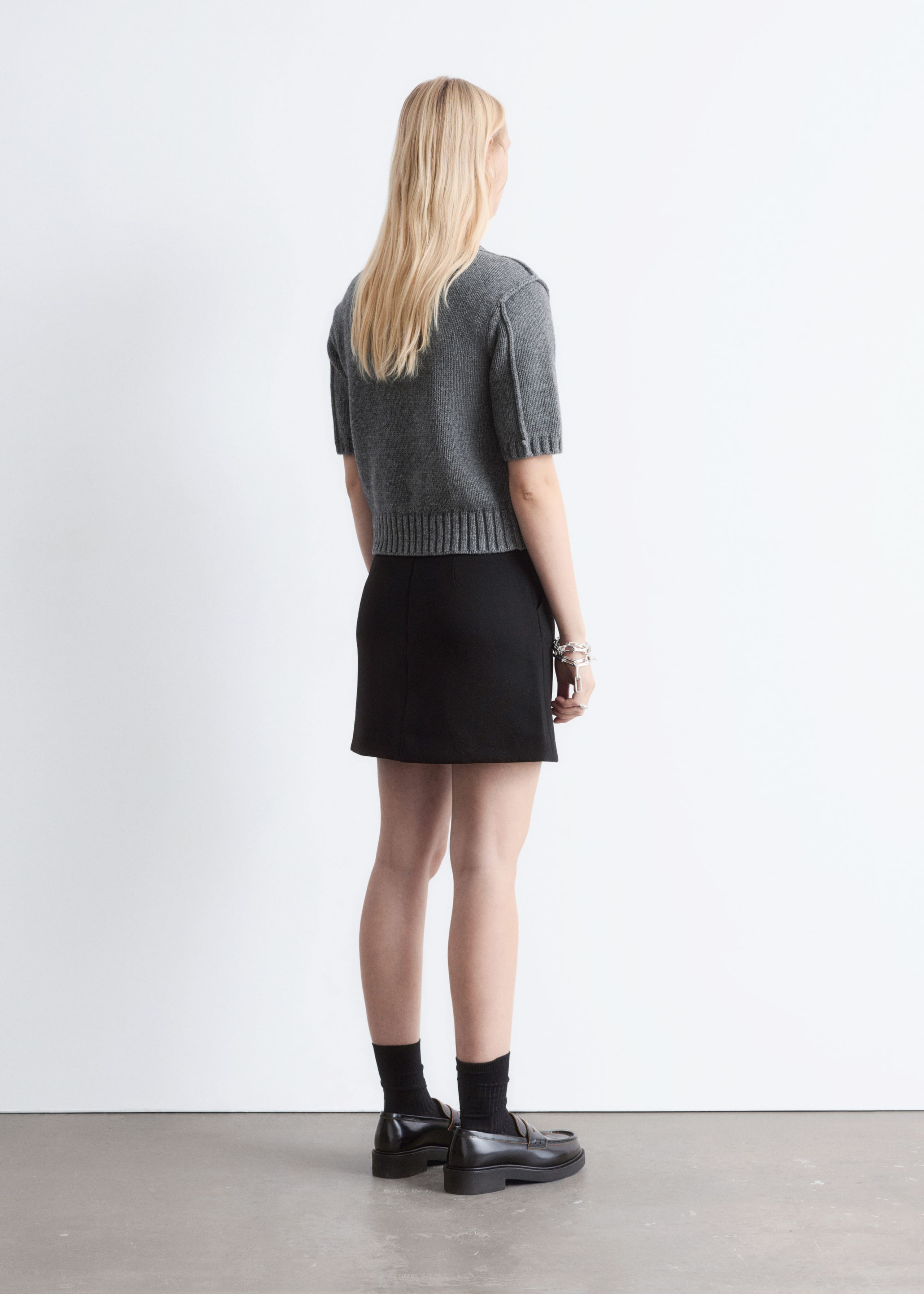 A-linjeskuren kjol – Svart – lookbook