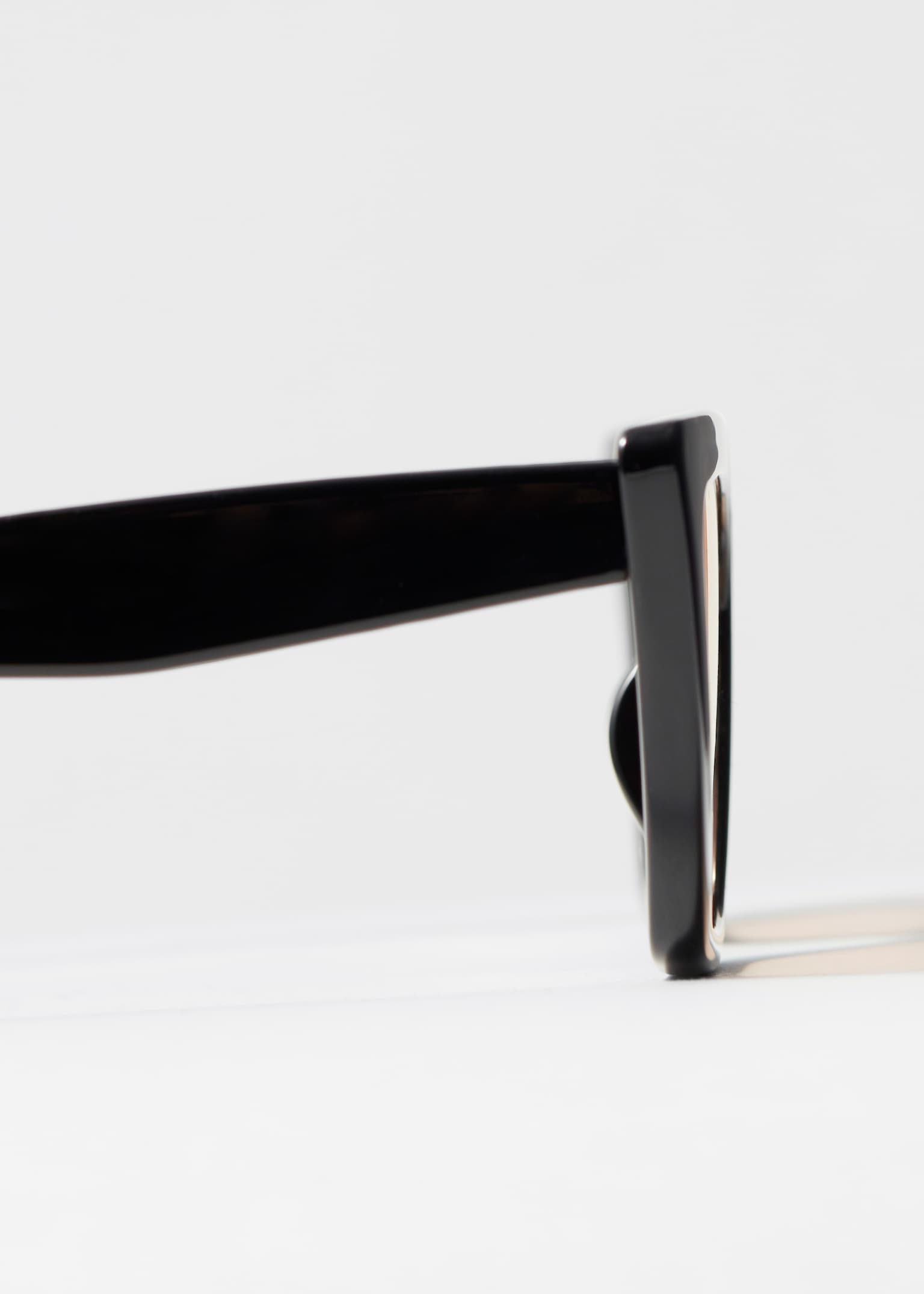 Angular Cat Eye Sunglasses - Black/Light Orange/Brown/Black/Tortoise/Green - 4