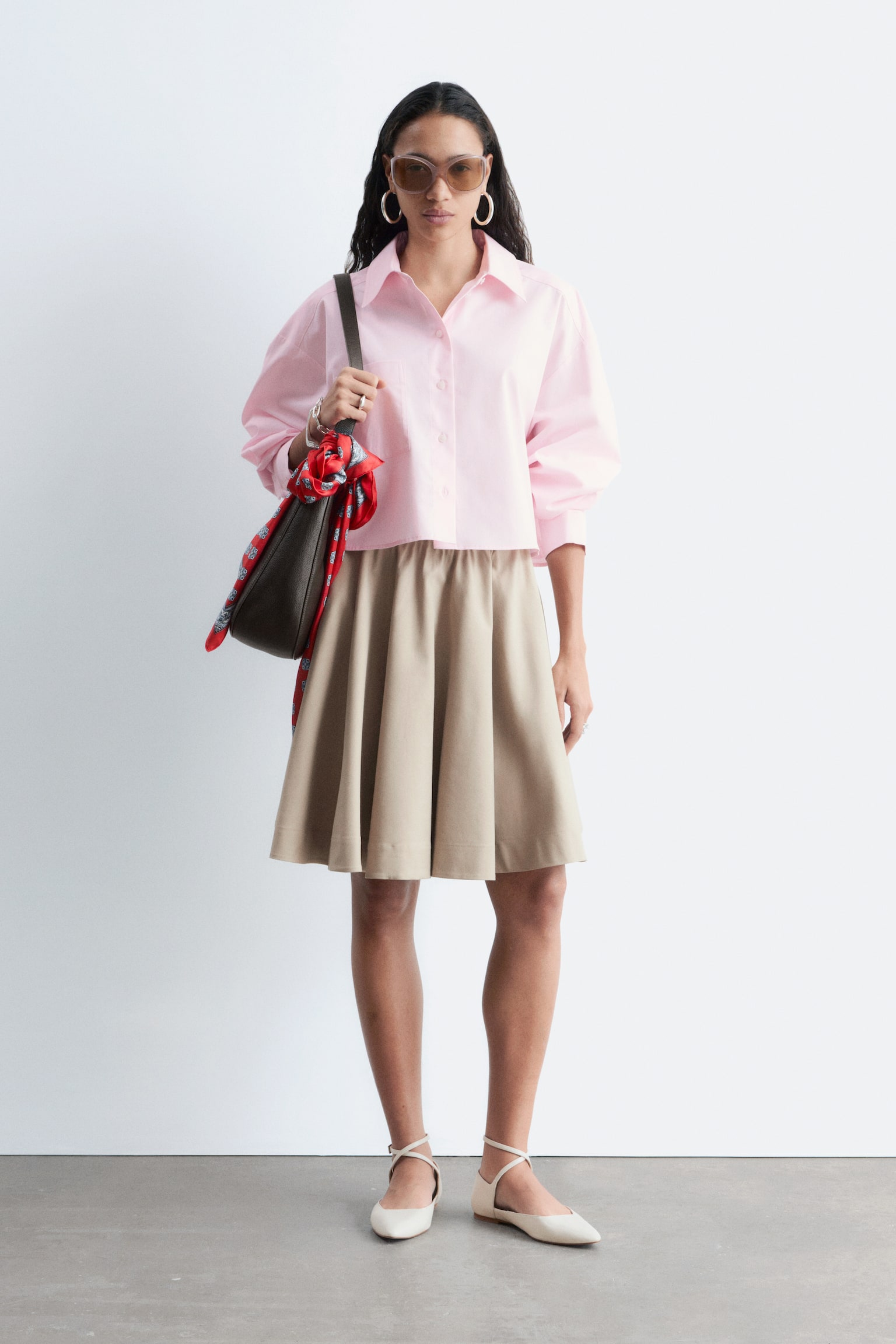 Chemise courte oversize en coton - Rose pastel/Noir/Beige/Rayures bleues/Blanc - 5