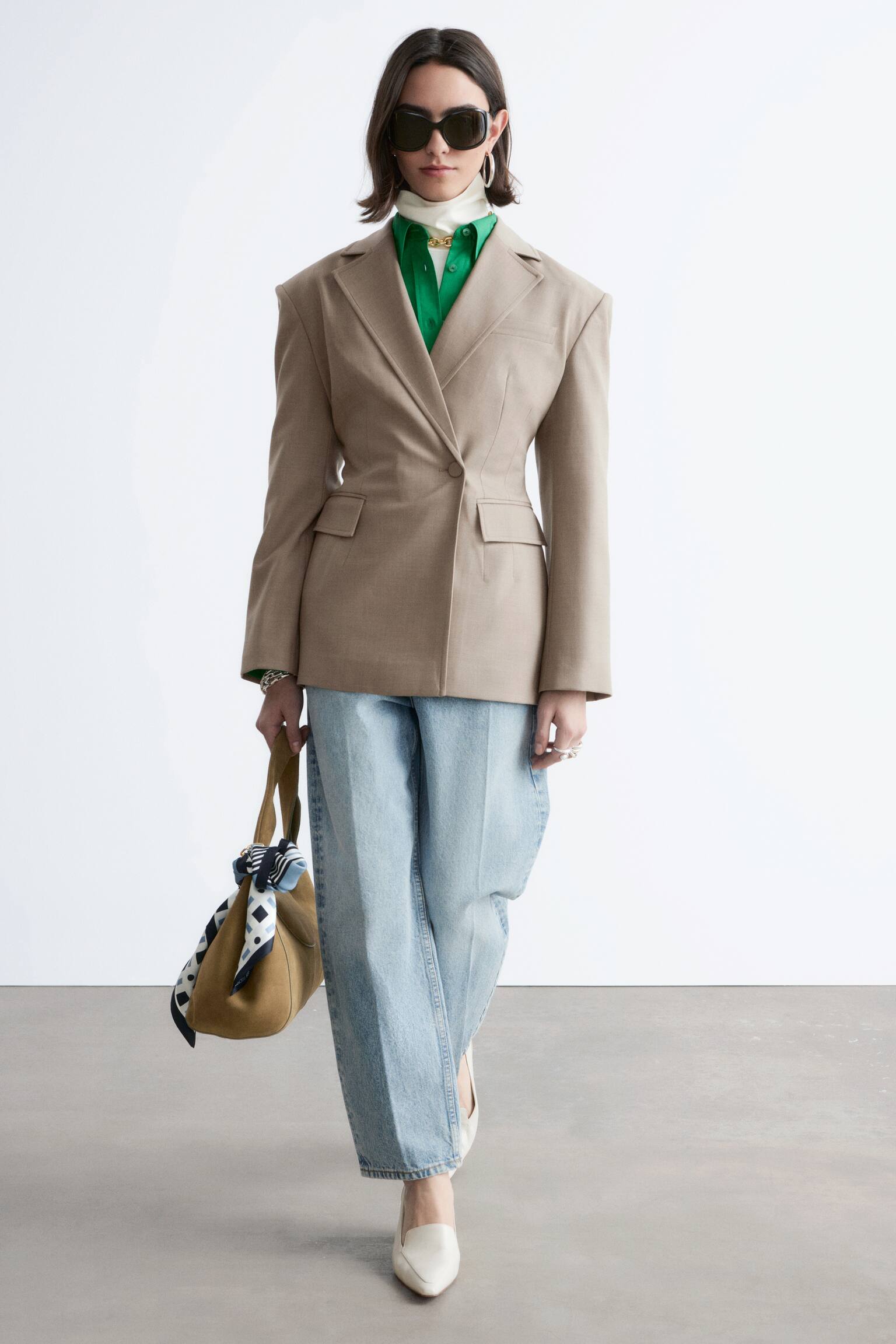 Blazer i merinoull med intagen midja - Mullvad - 7