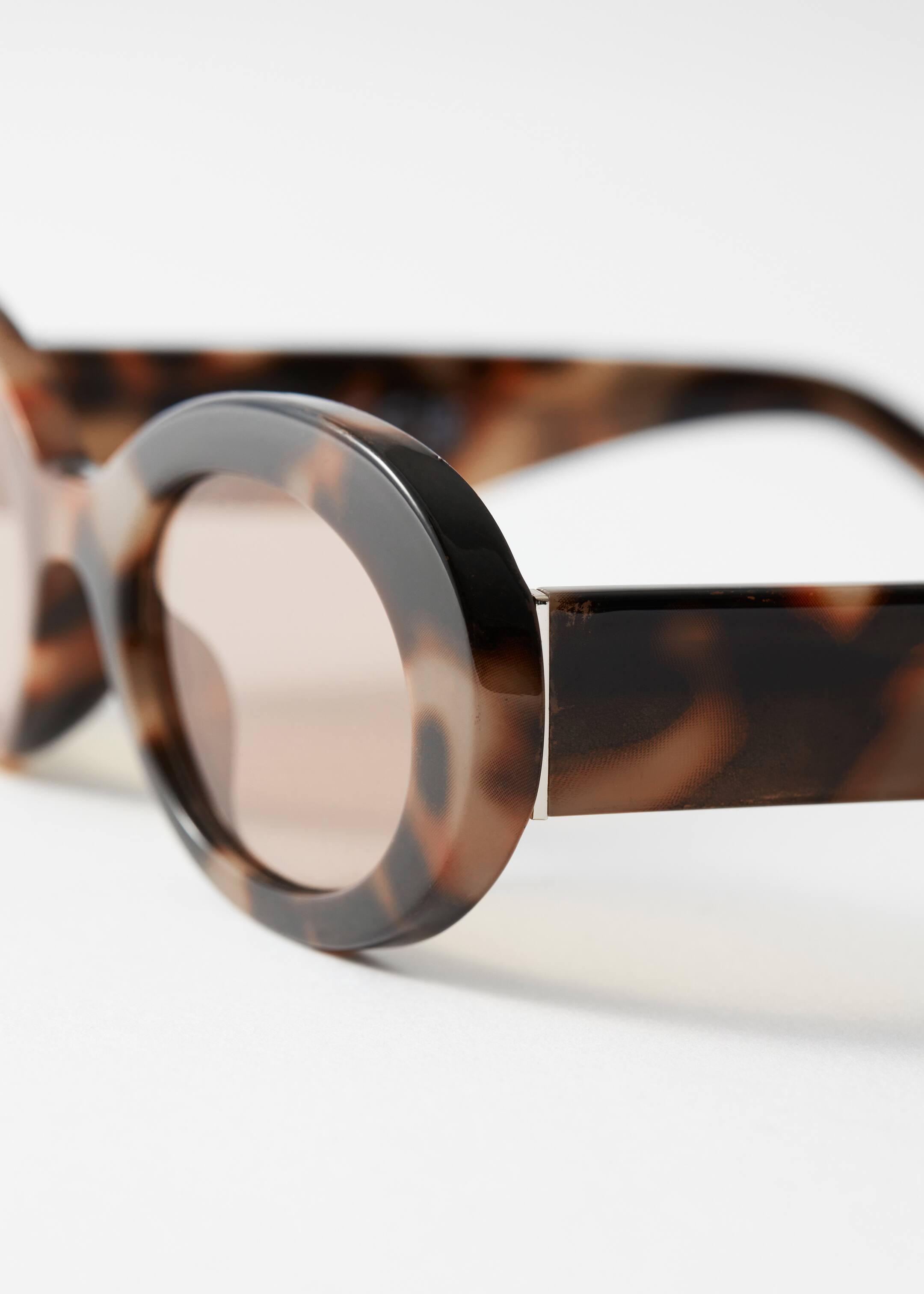 Agrandir l'image: Lunettes de soleil à monture ovale - Écaille de tortue - FEMME | H&M FR 2