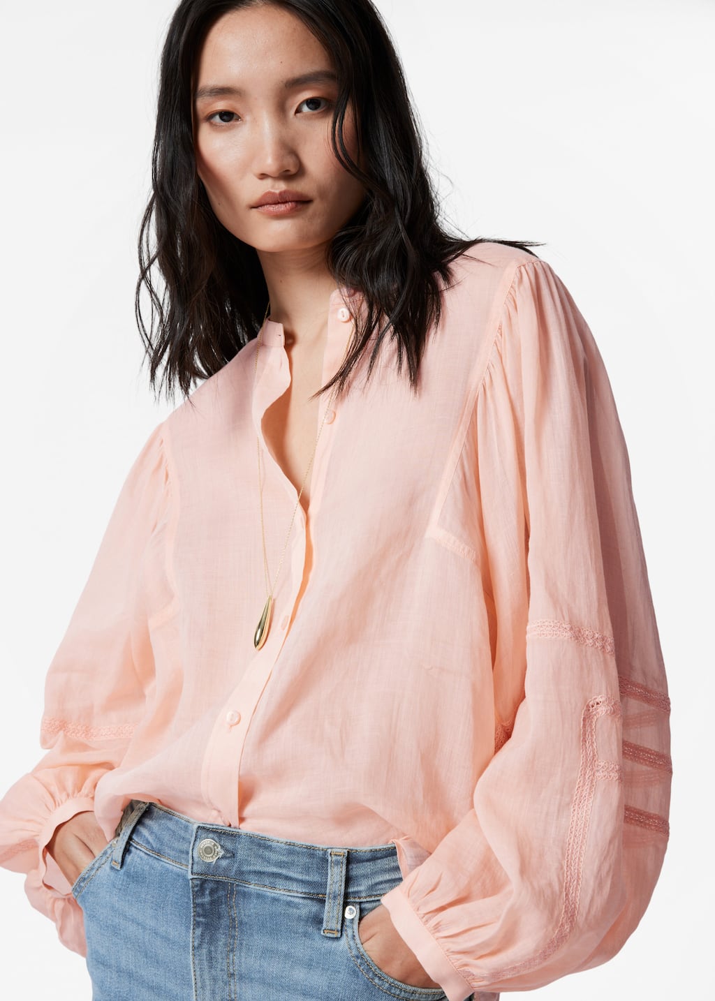 Image of Blusa de mangas voluminosas
