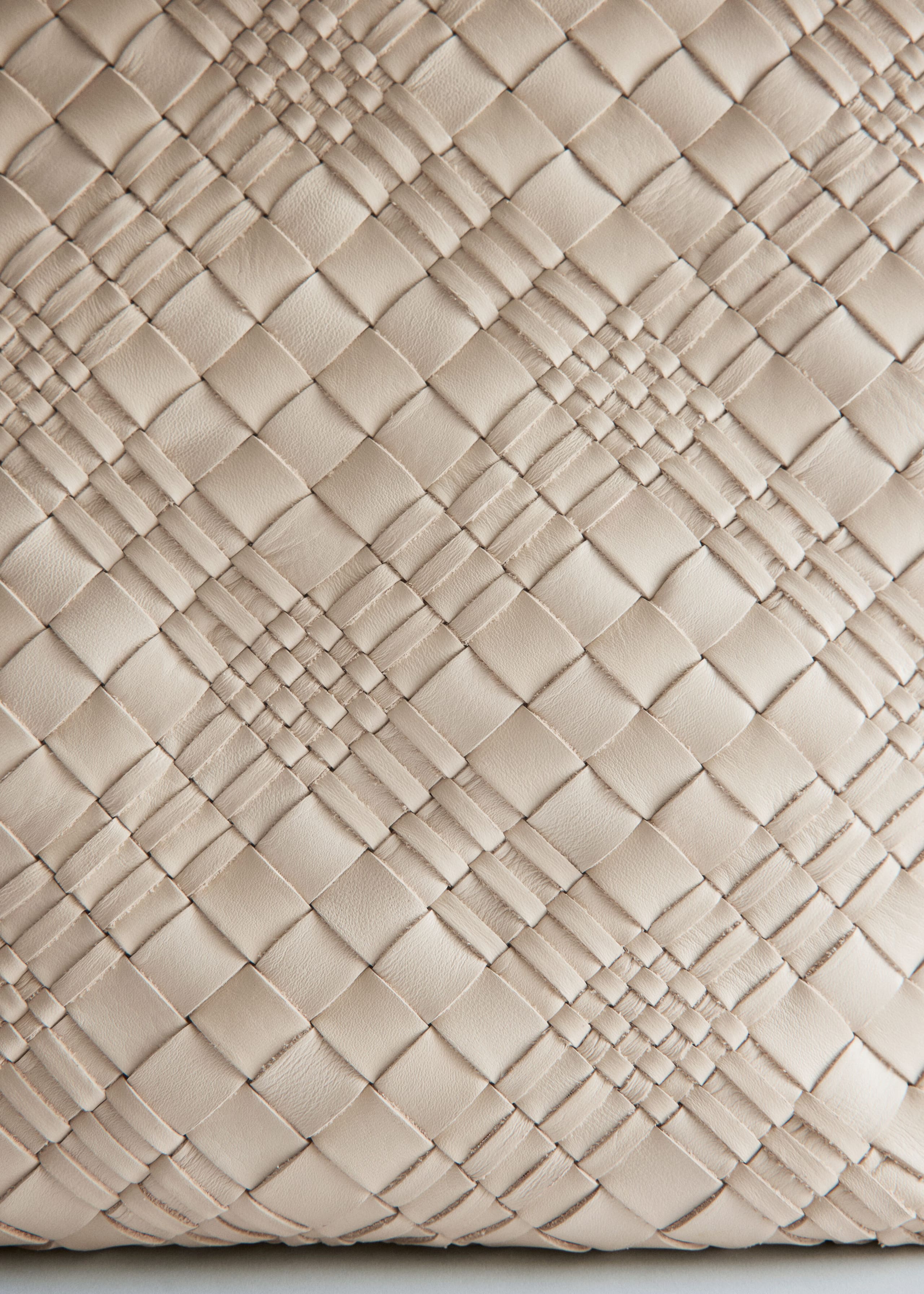 Tragetasche aus geflochtenem Leder - Hellbeige - Stillleben