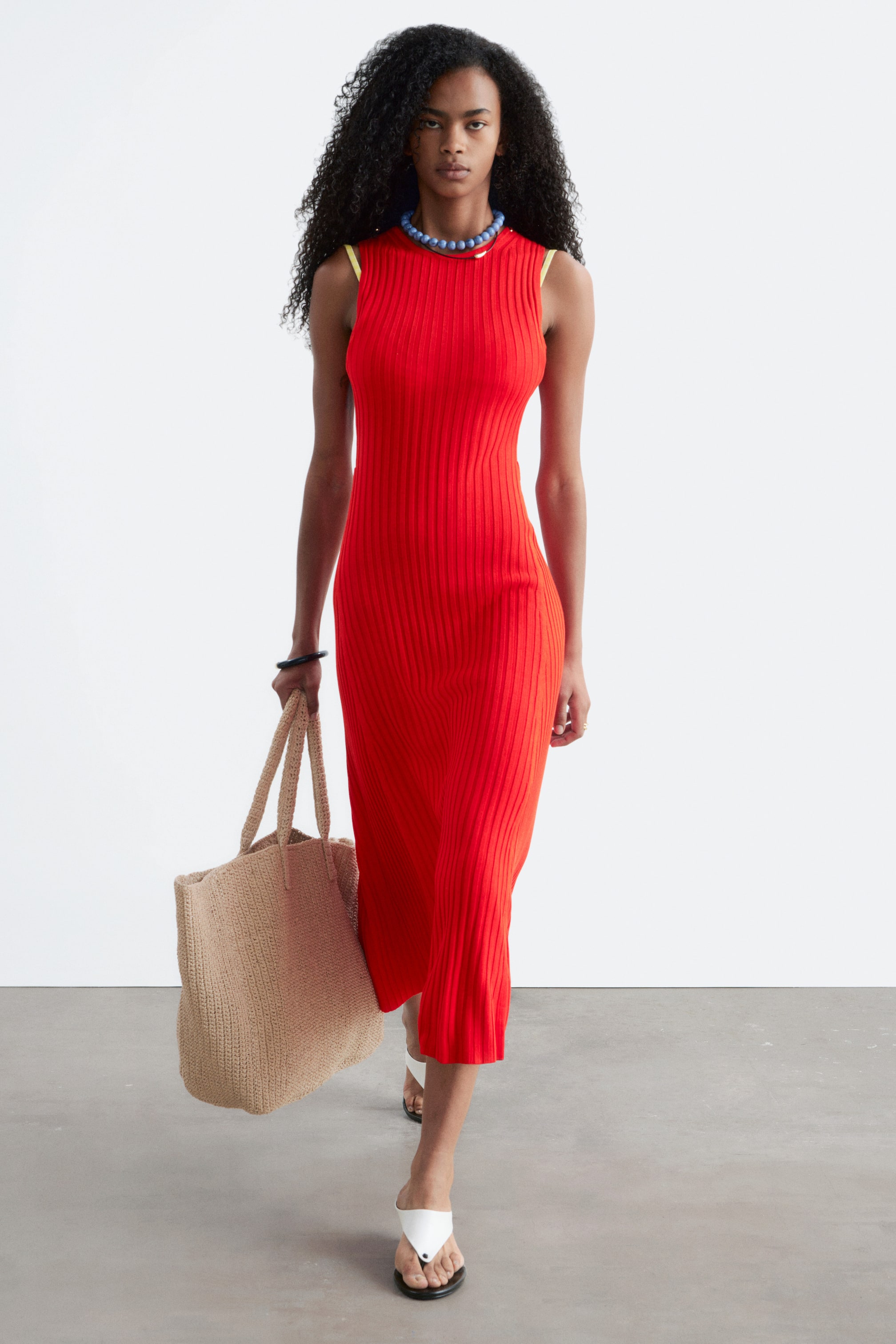 Grotere afbeelding bekijken: Geribbelde midi-jurk - Rood - DAMES | H&M NL 1