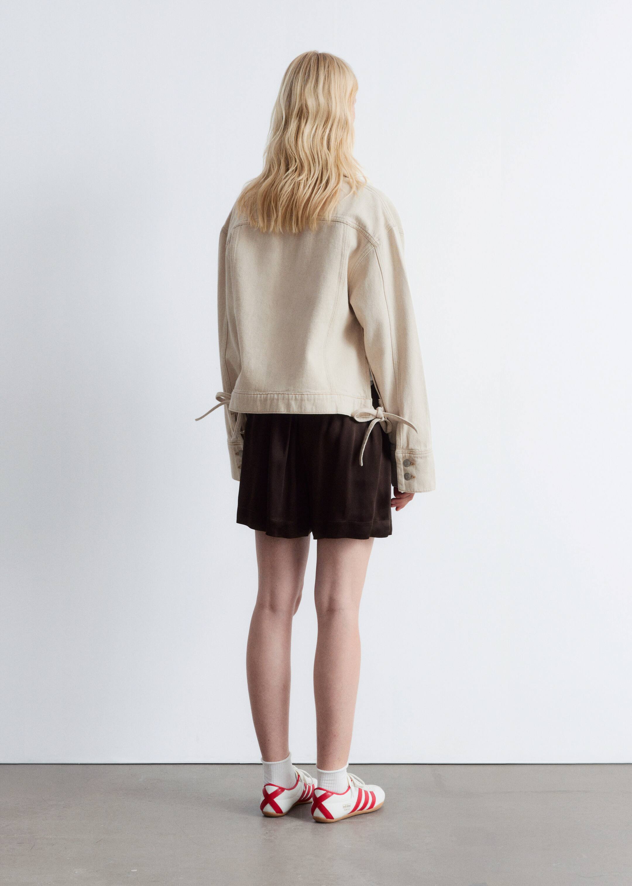 Agrandir l'image: Veste courte en jean avec liens à nouer - Beige - FEMME | H&M FR 6